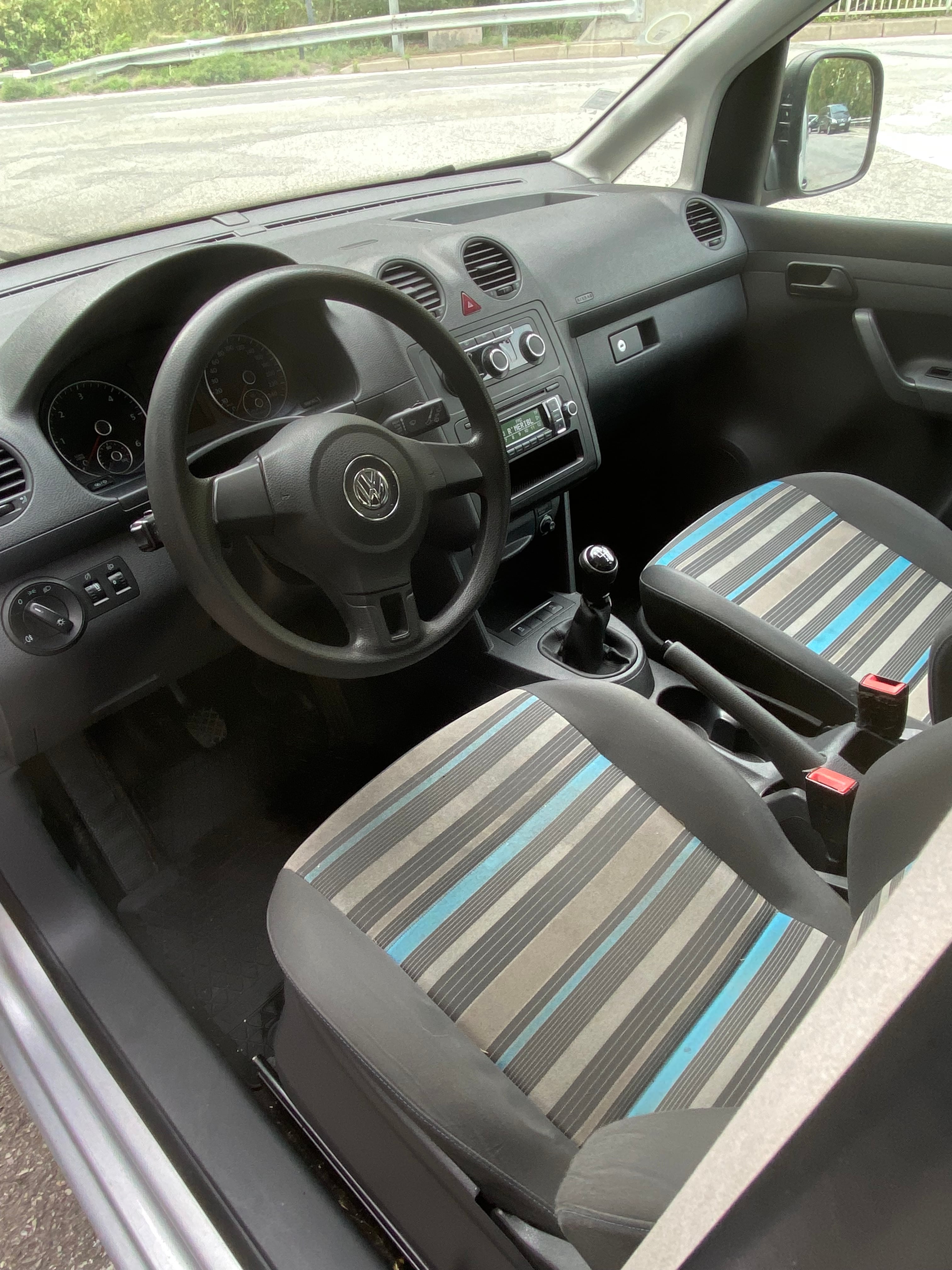 Volkswagen Caddy Combi 1.6TDI avec Pneus neige