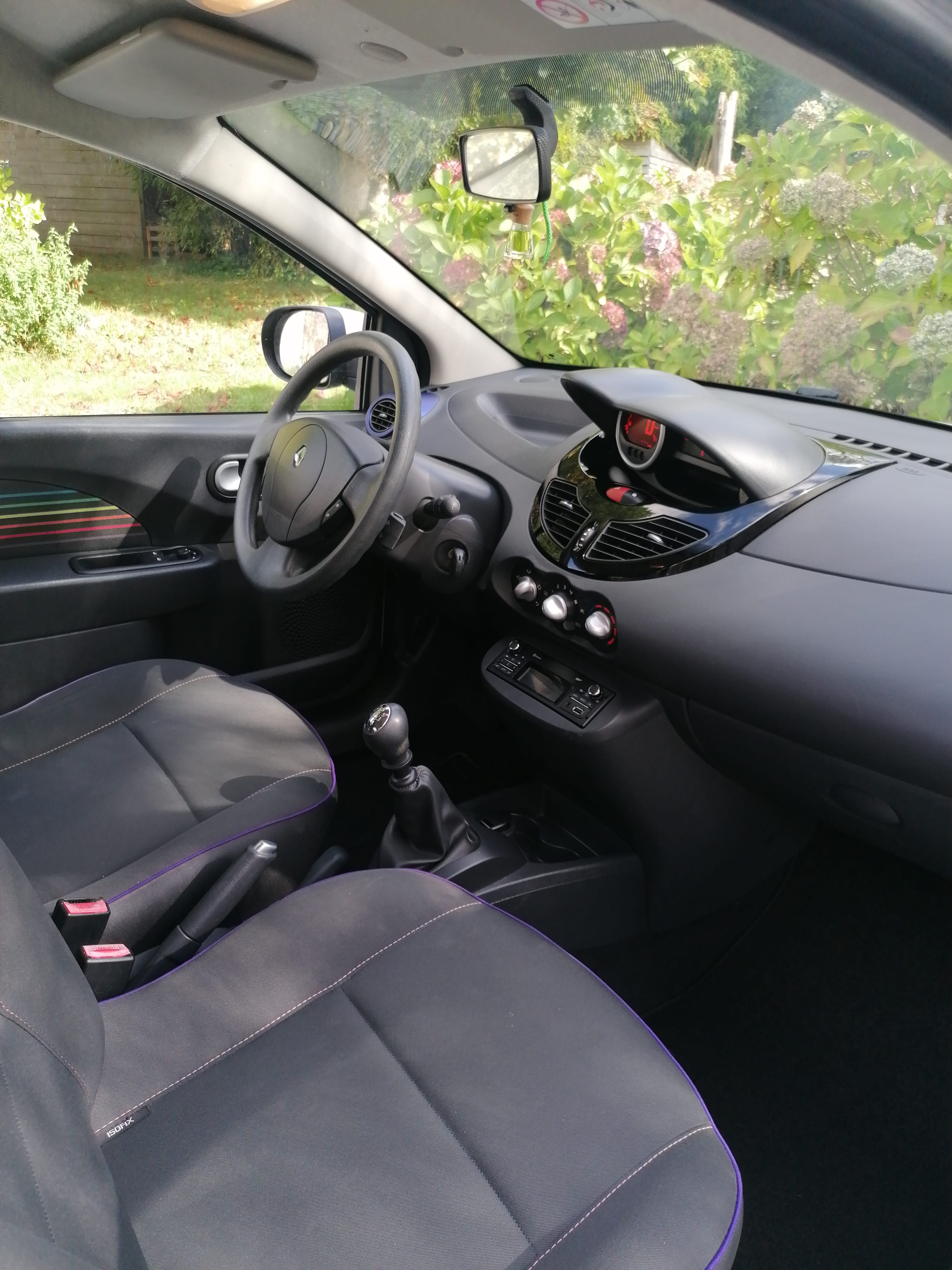 Renault Twingo II avec Audio Bluetooth