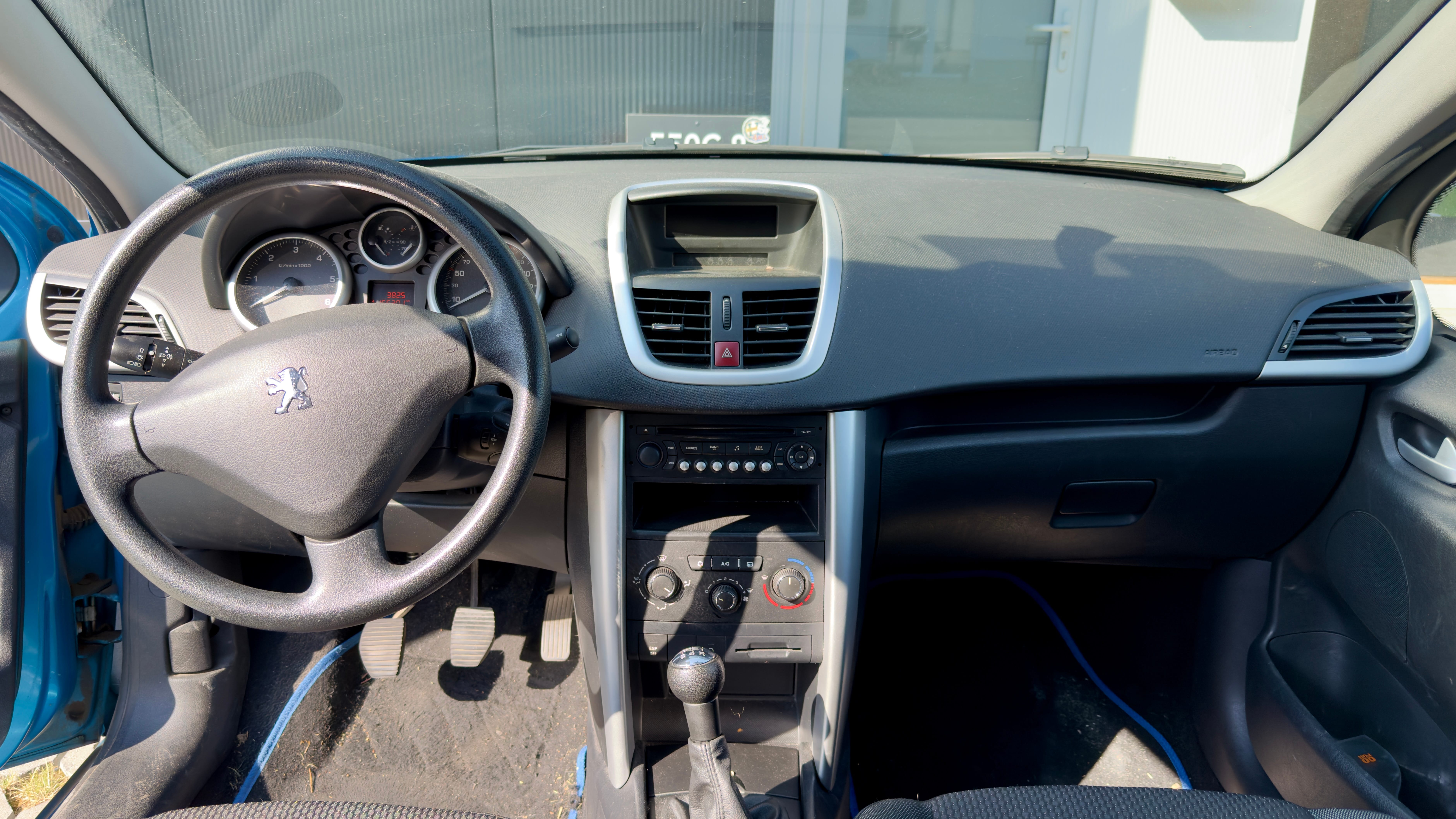 Peugeot 207 met Autoradio