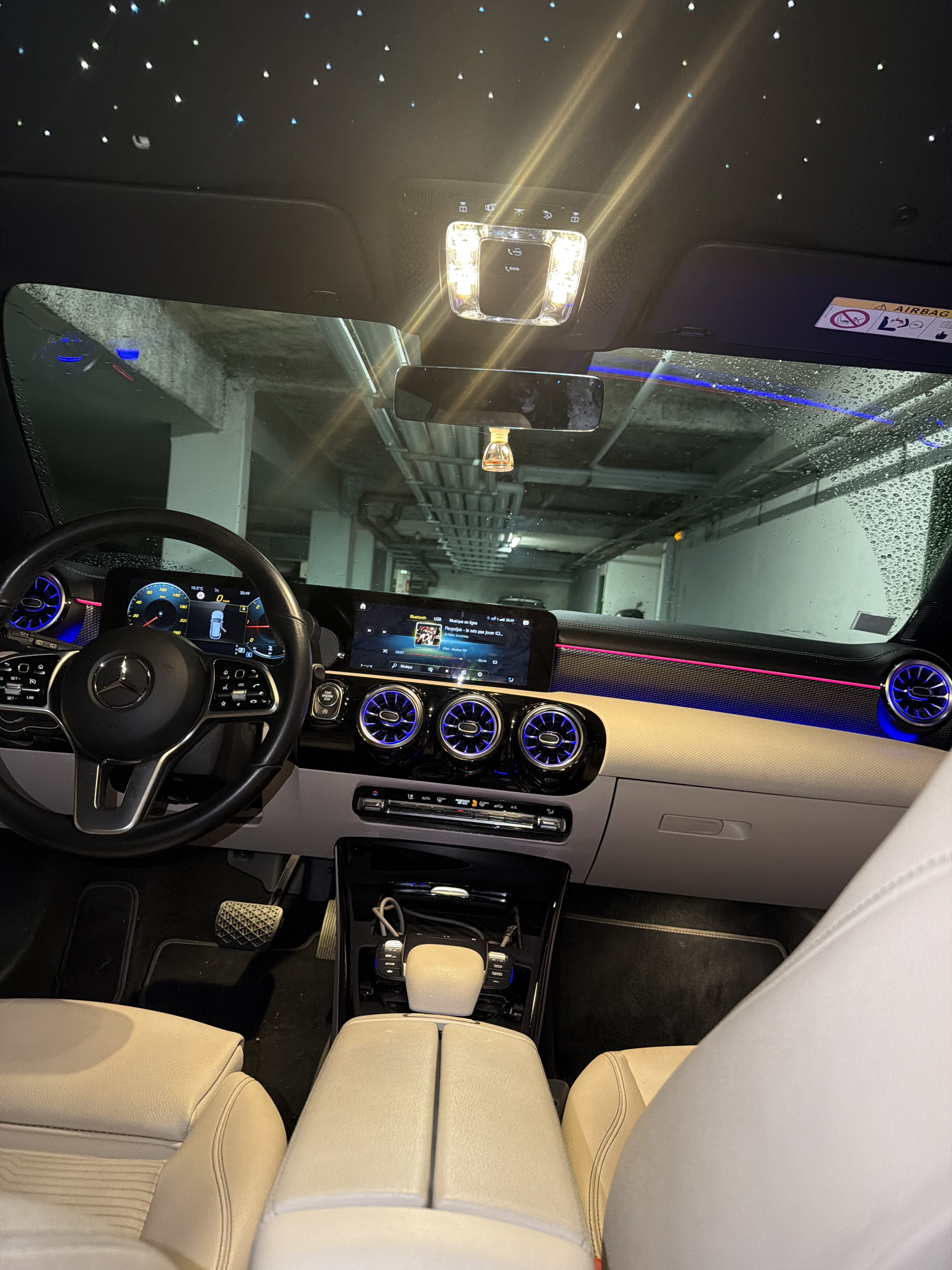 Mercedes-Benz CLA 200 avec Audio Bluetooth