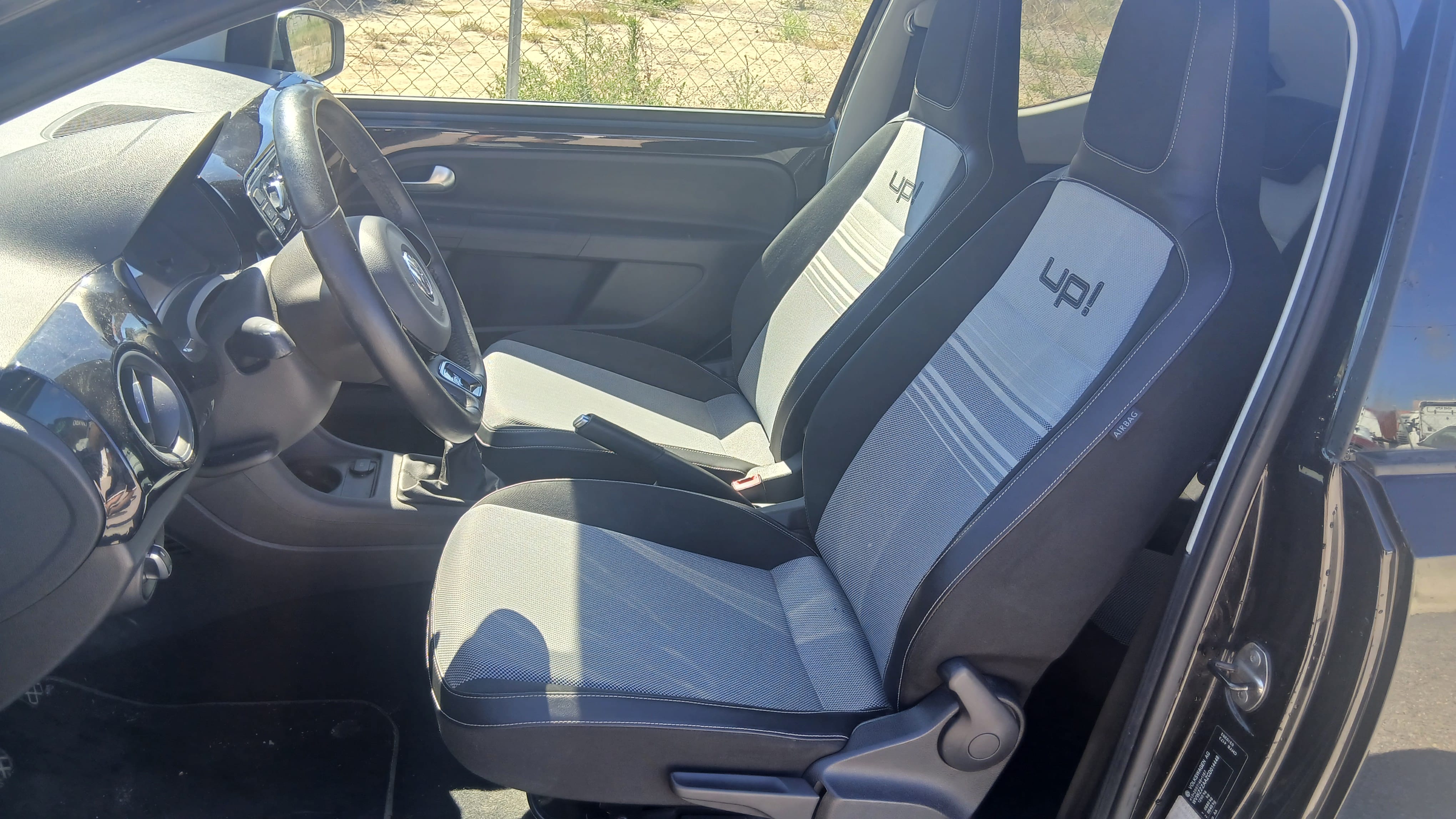 Volkswagen Up! con Puertos de carga USB