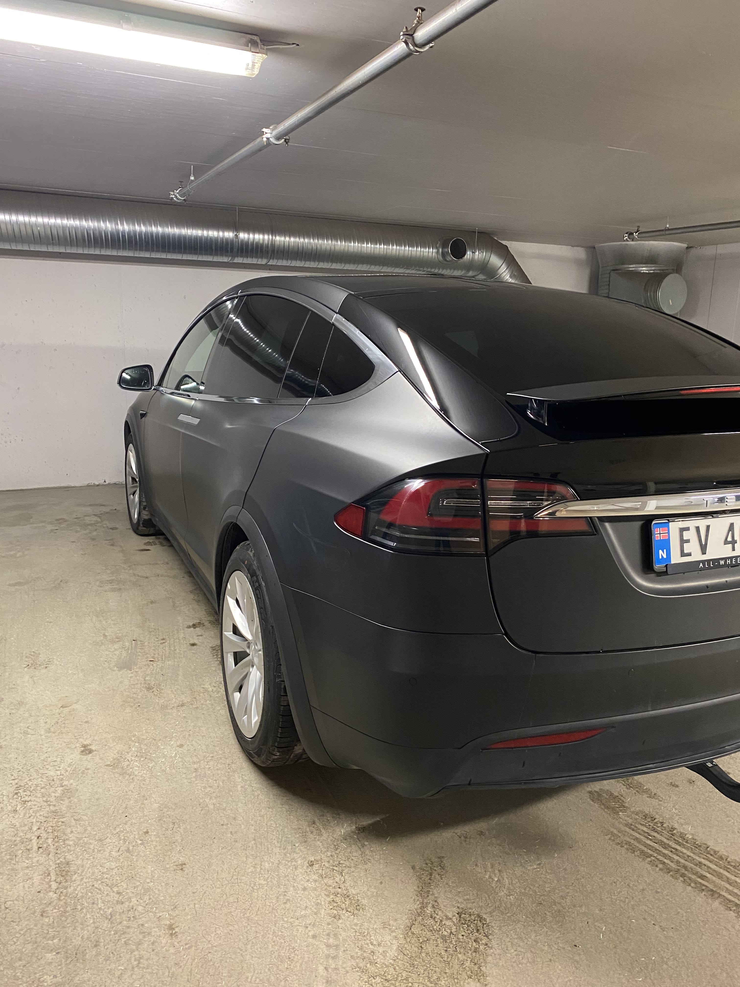 Tesla Model X med GPS