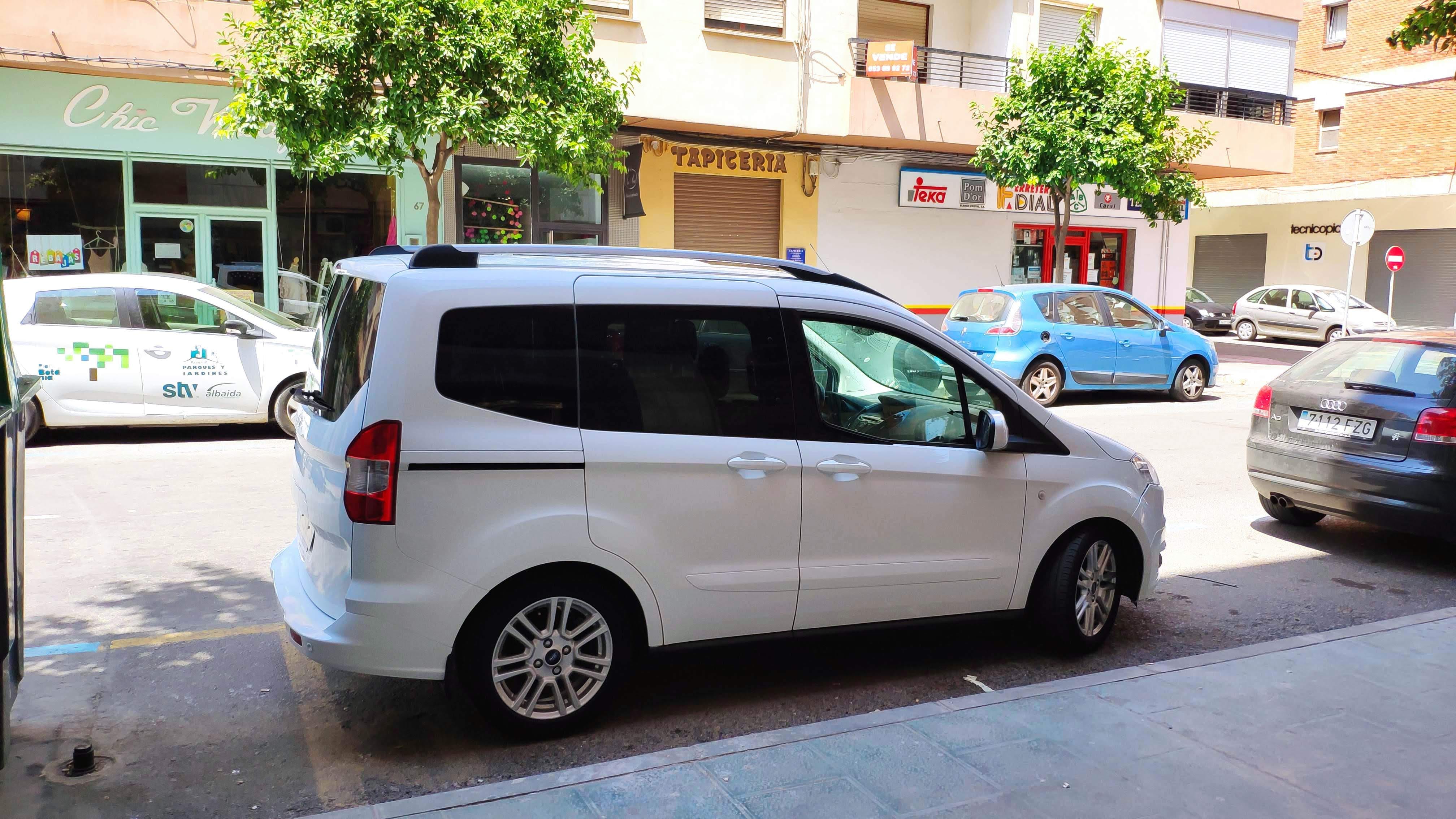 Ford Tourneo Courier con Aire acondicionado