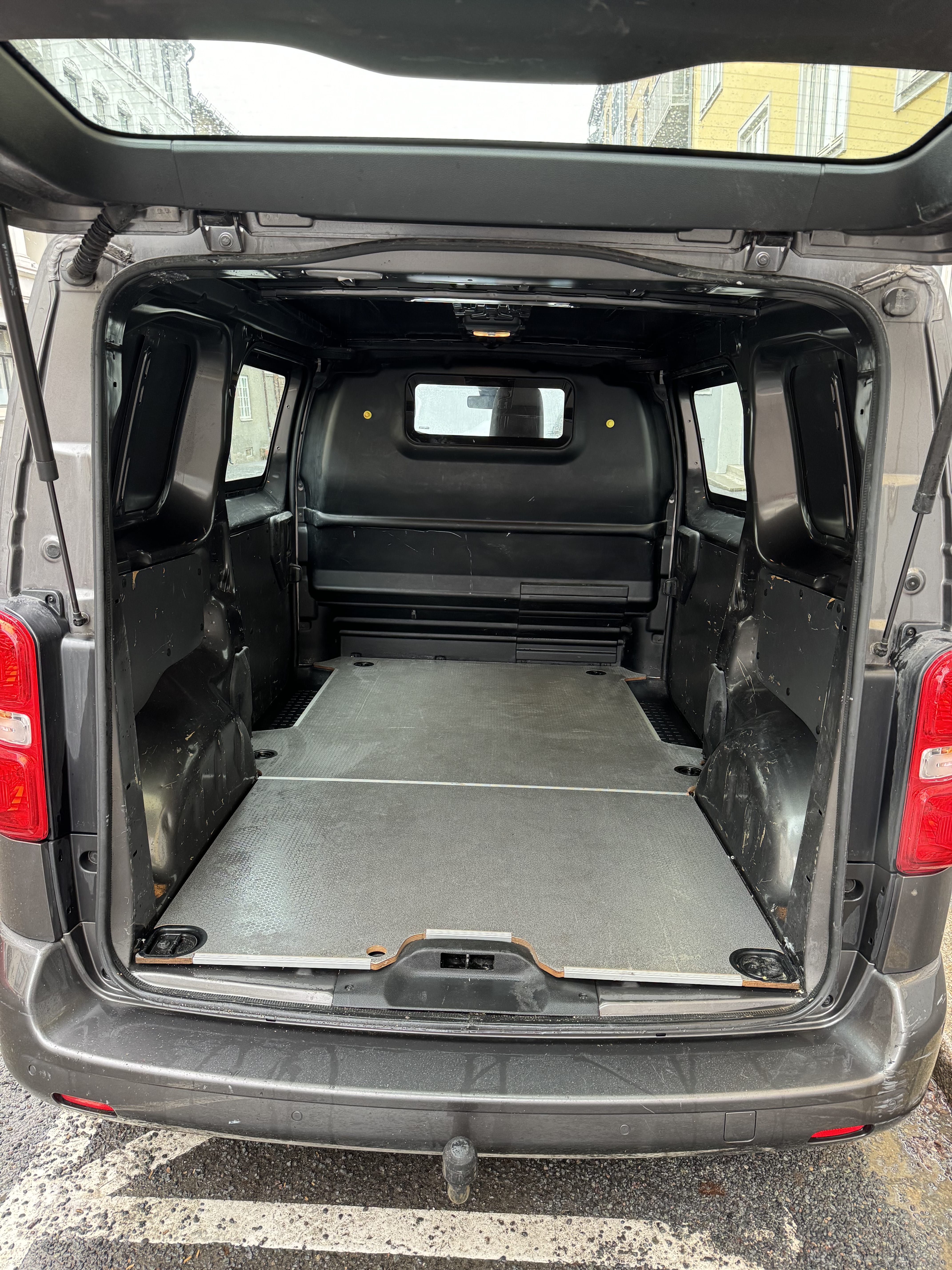 Toyota Proace City Electric with Hitch