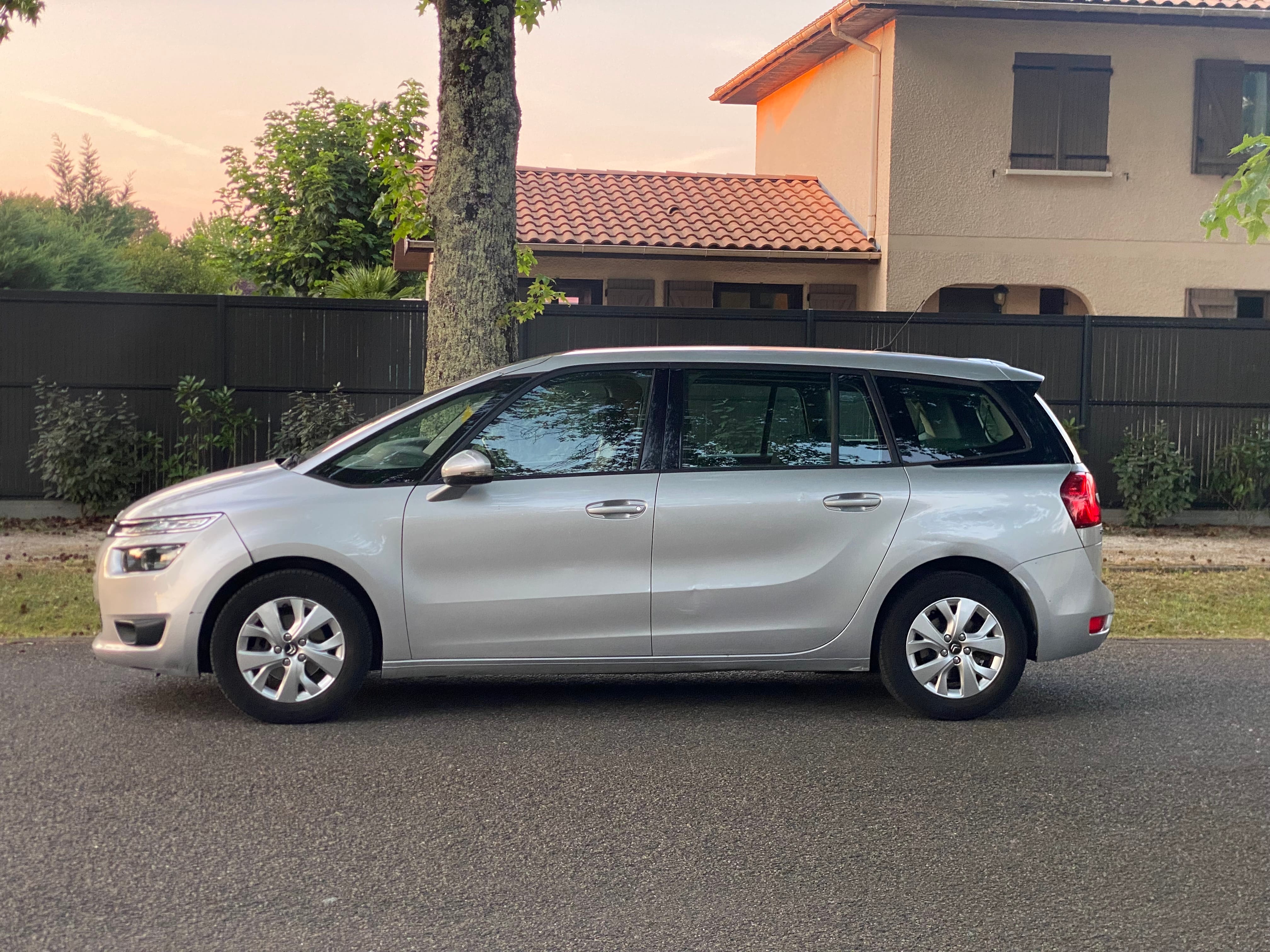 Citroen C4 Grand Picasso avec Climatisation