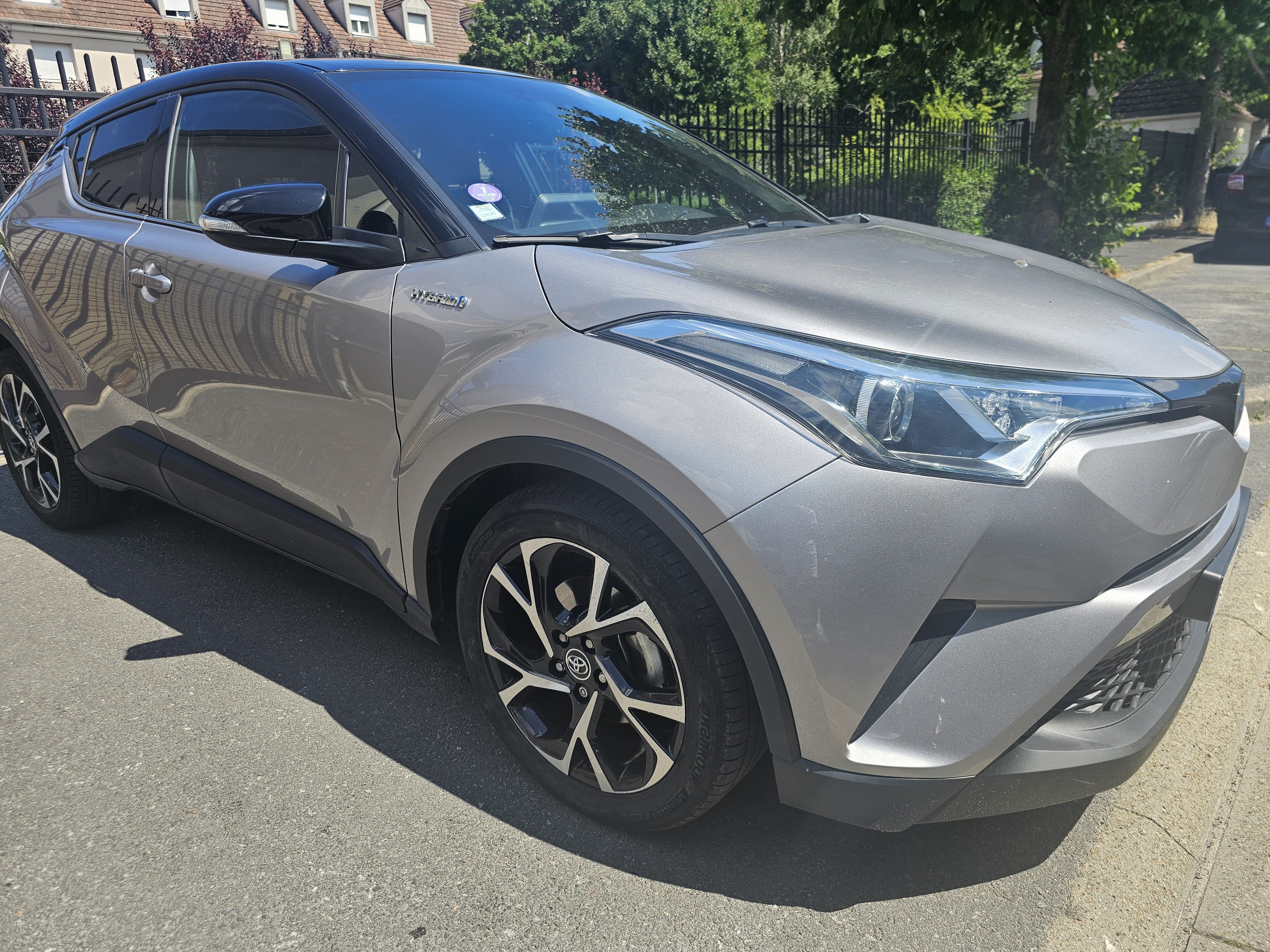 Toyota C-HR Hybrid avec Dashcam