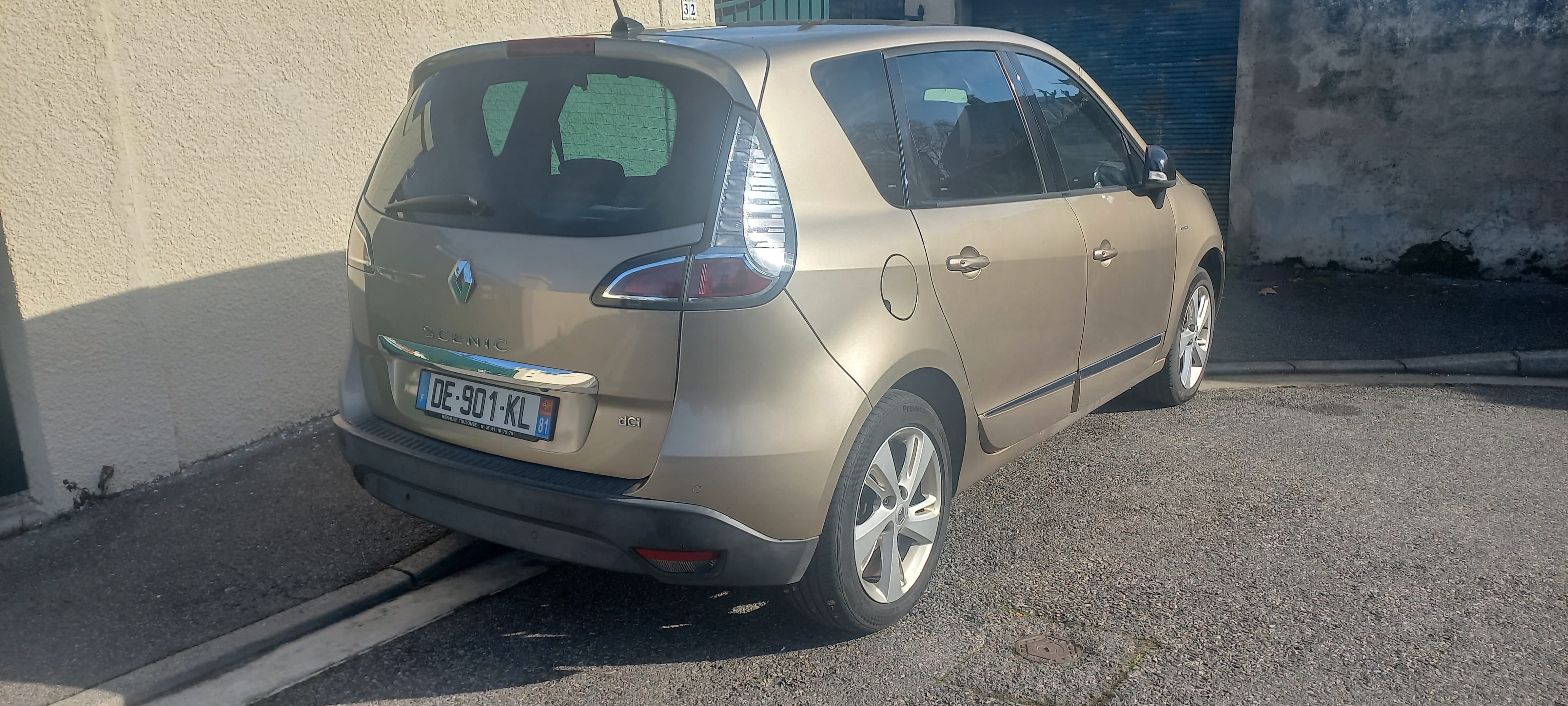 Renault Scenic 1.5 DCI 110 CV bose met Airco