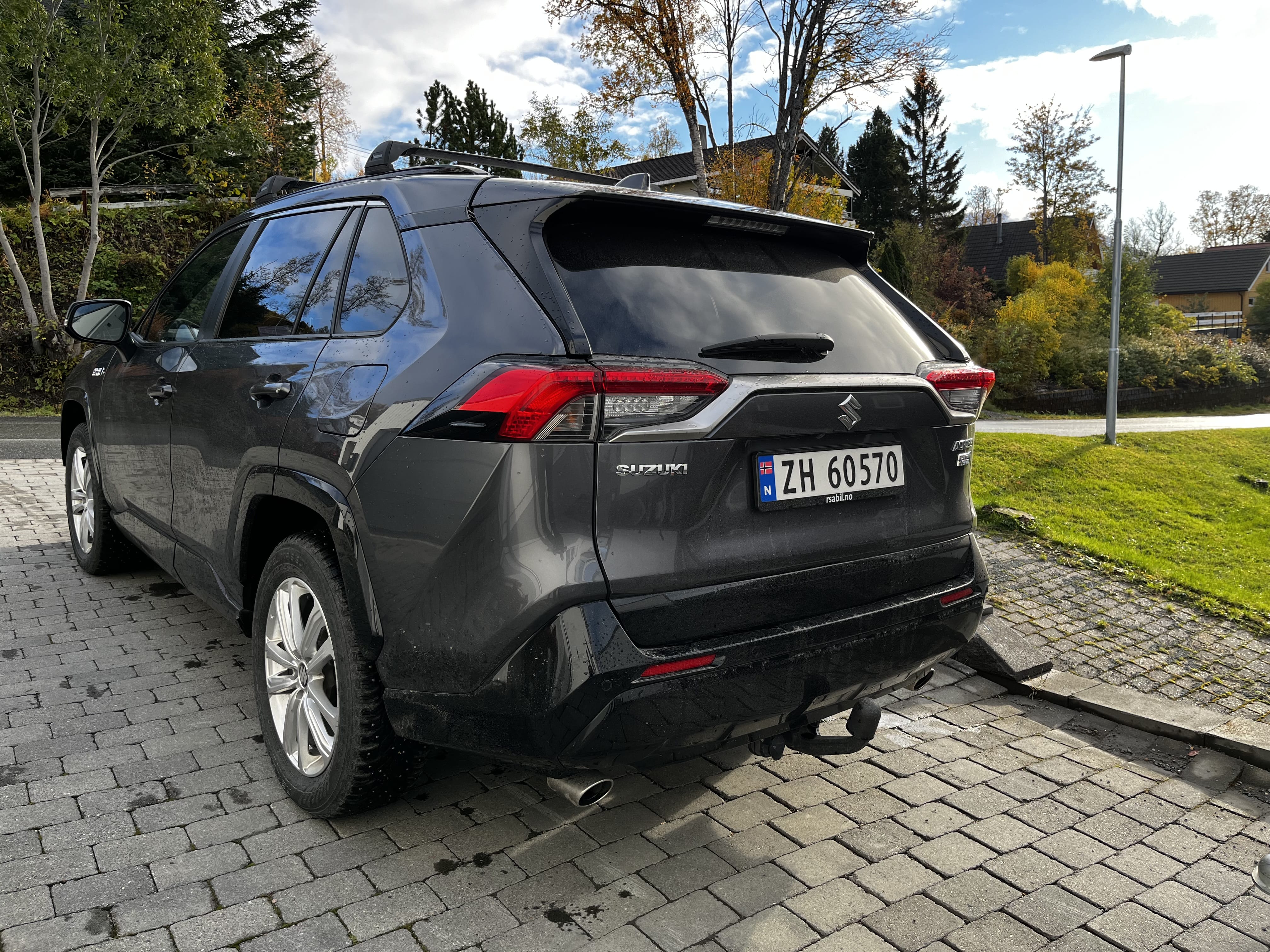 Suzuki Across Plug-in Hybrid met GPS