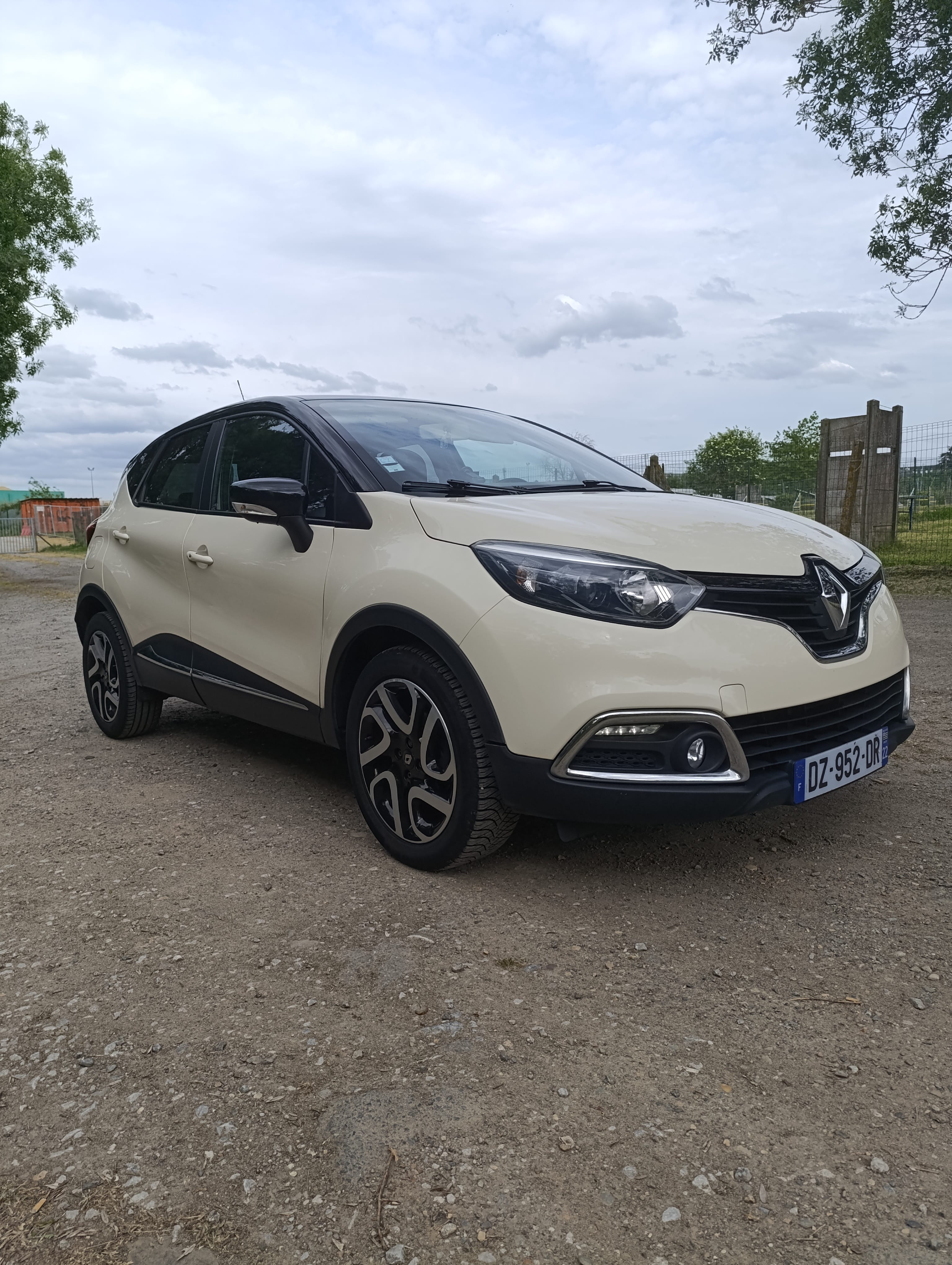 Renault Captur 0.9 TCE, 2016, Essence 95