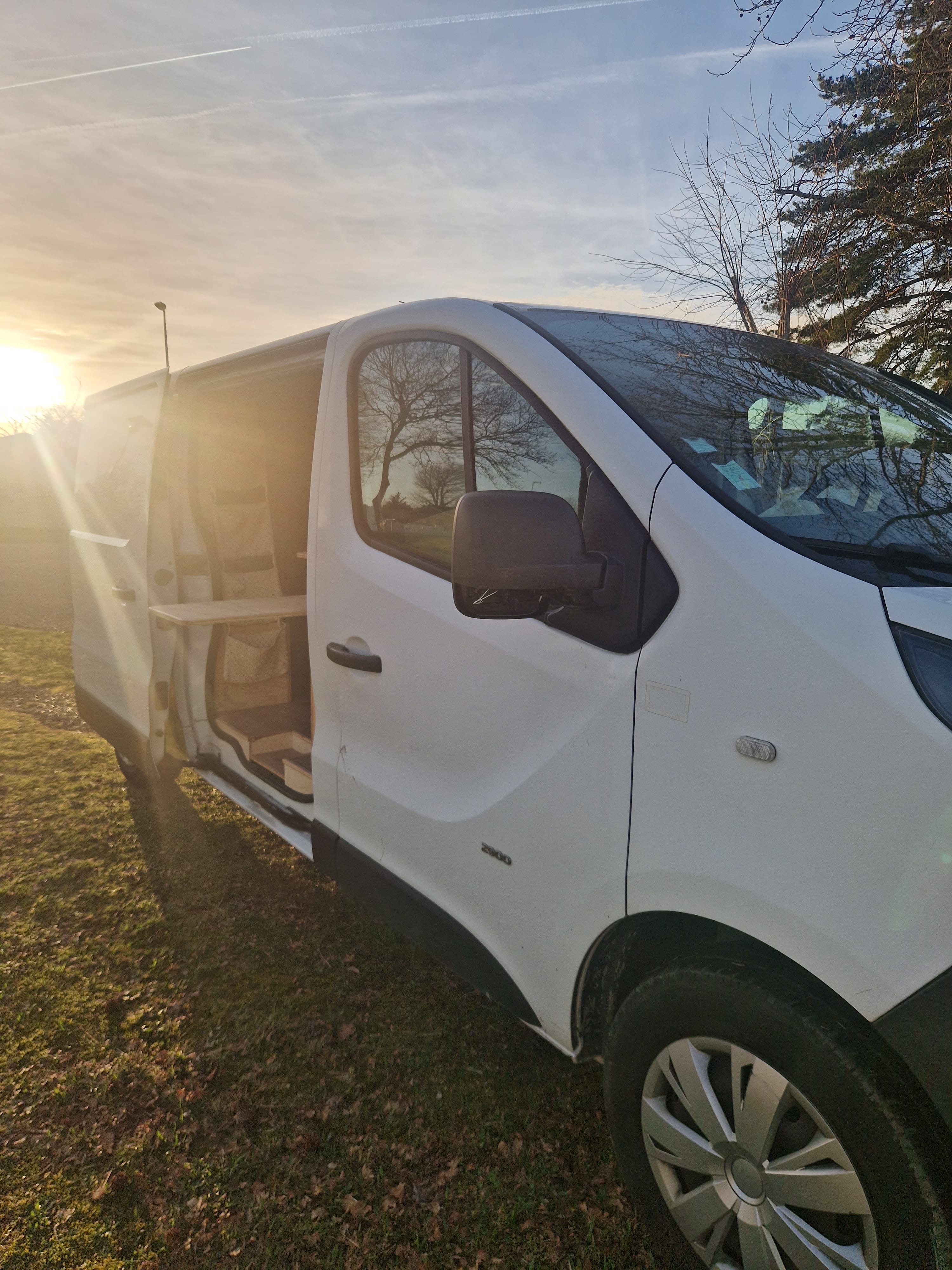 Opel Vivaro avec Siège bébé
