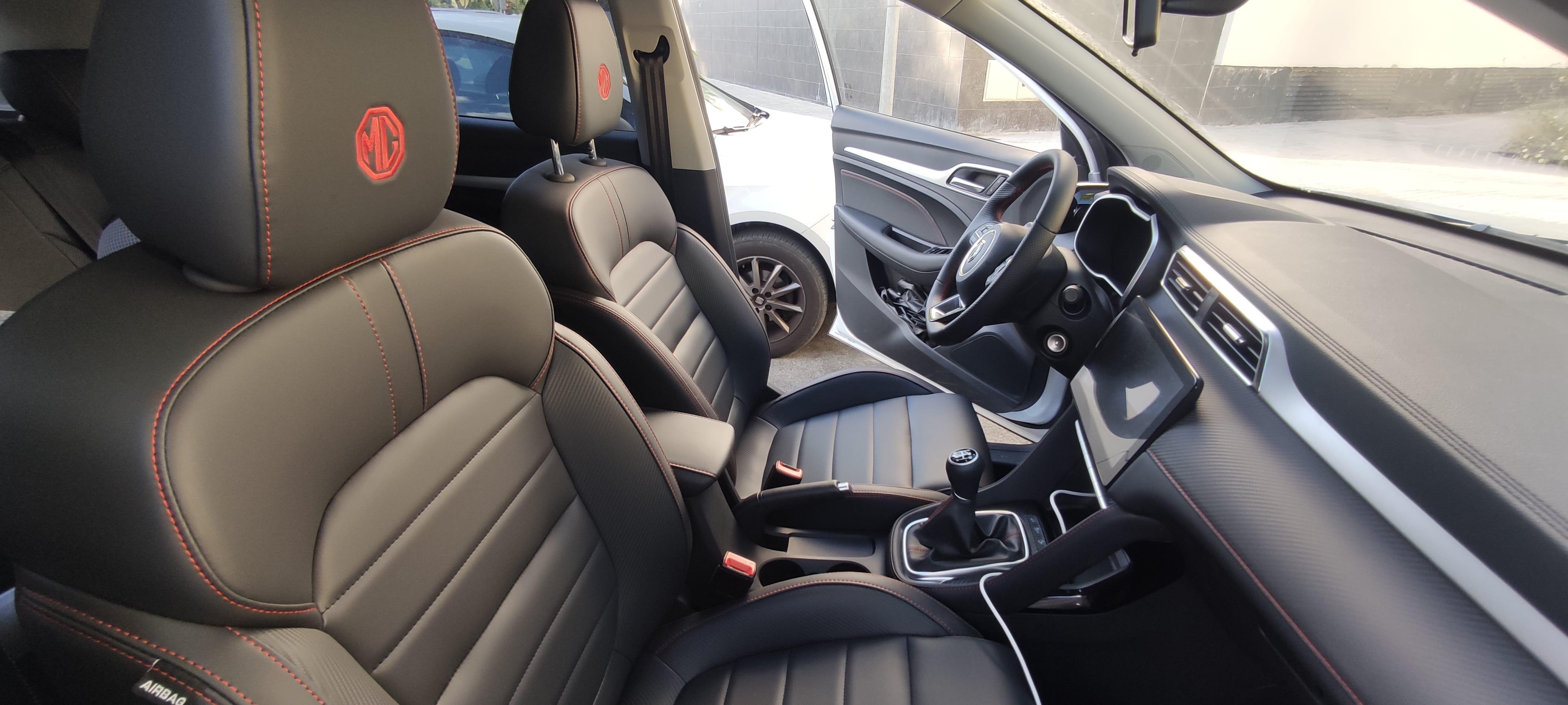 MG ZS Luxury edition med Bluetooth audio