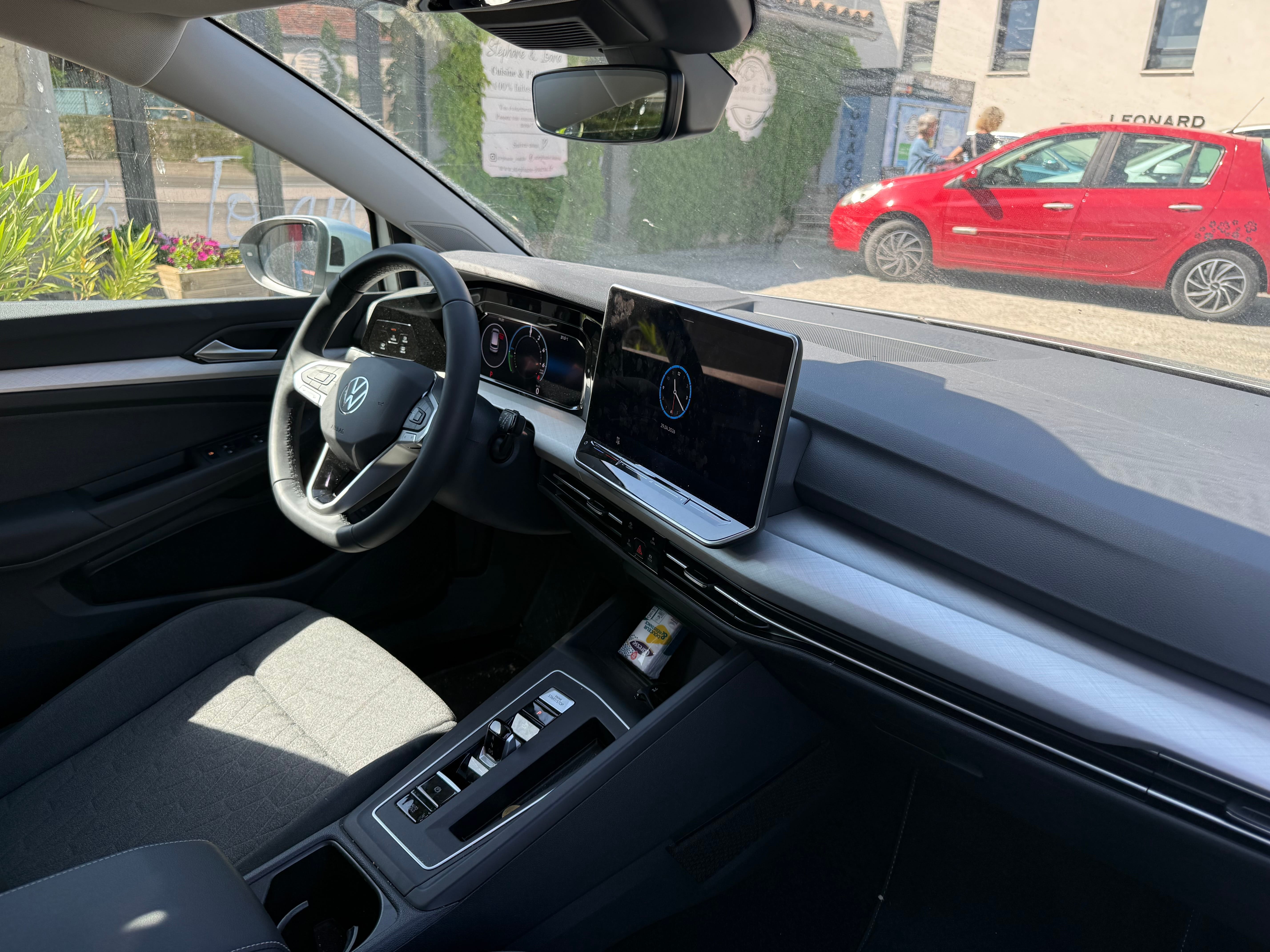 Volkswagen Golf with Backup camera
