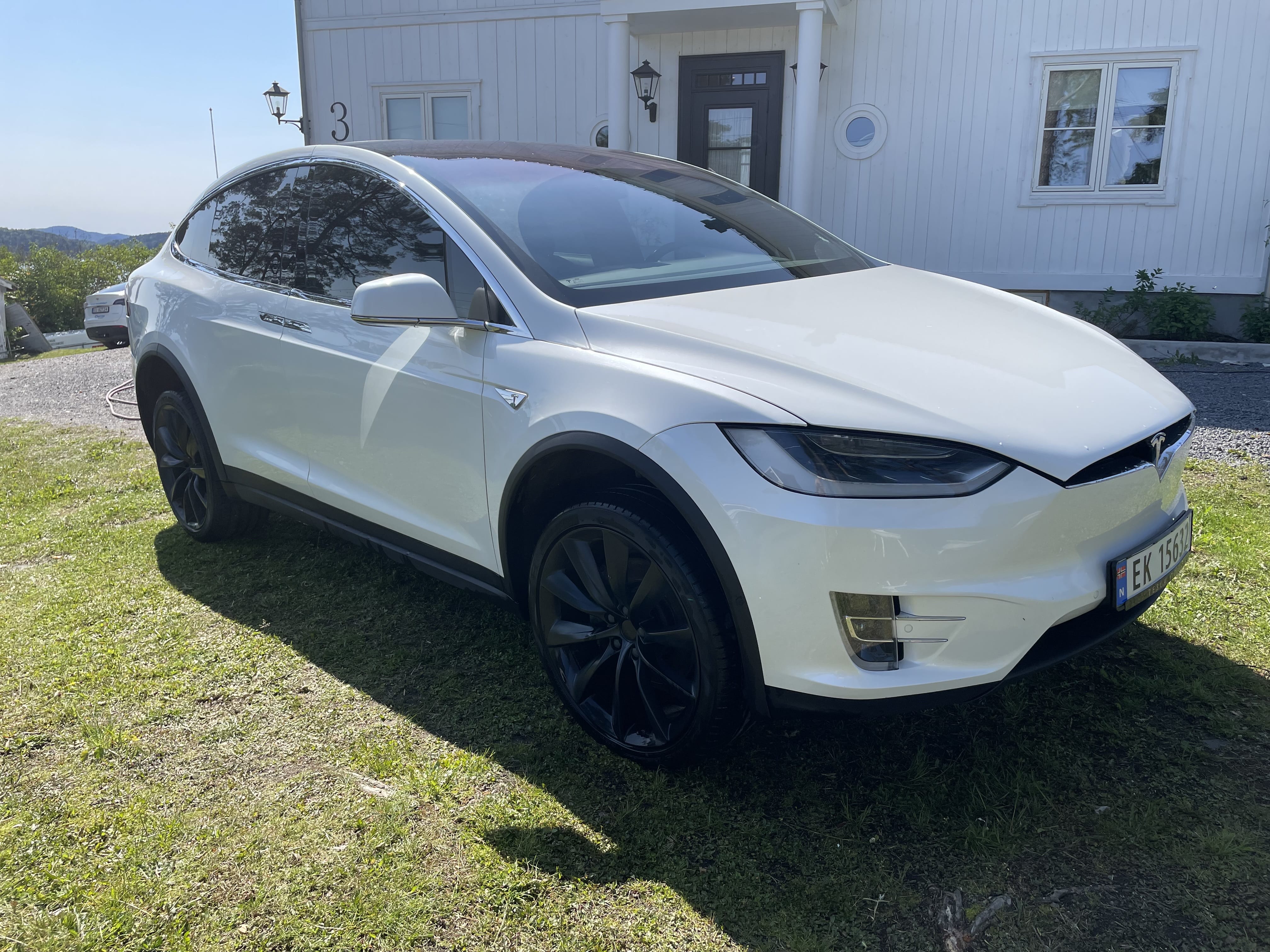 Tesla Model X 90D med Aircondition