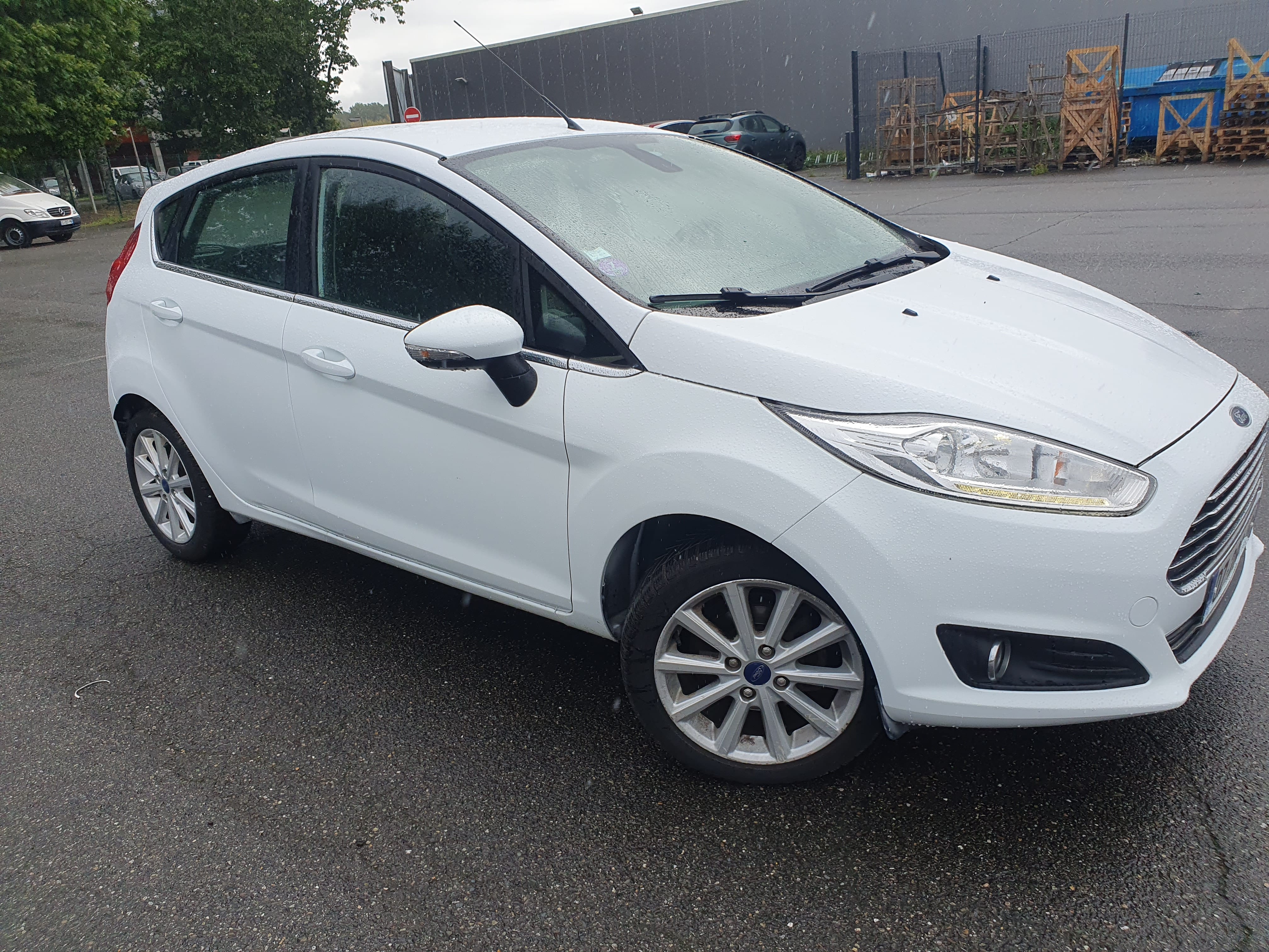 Ford Fiesta Business avec Climatisation