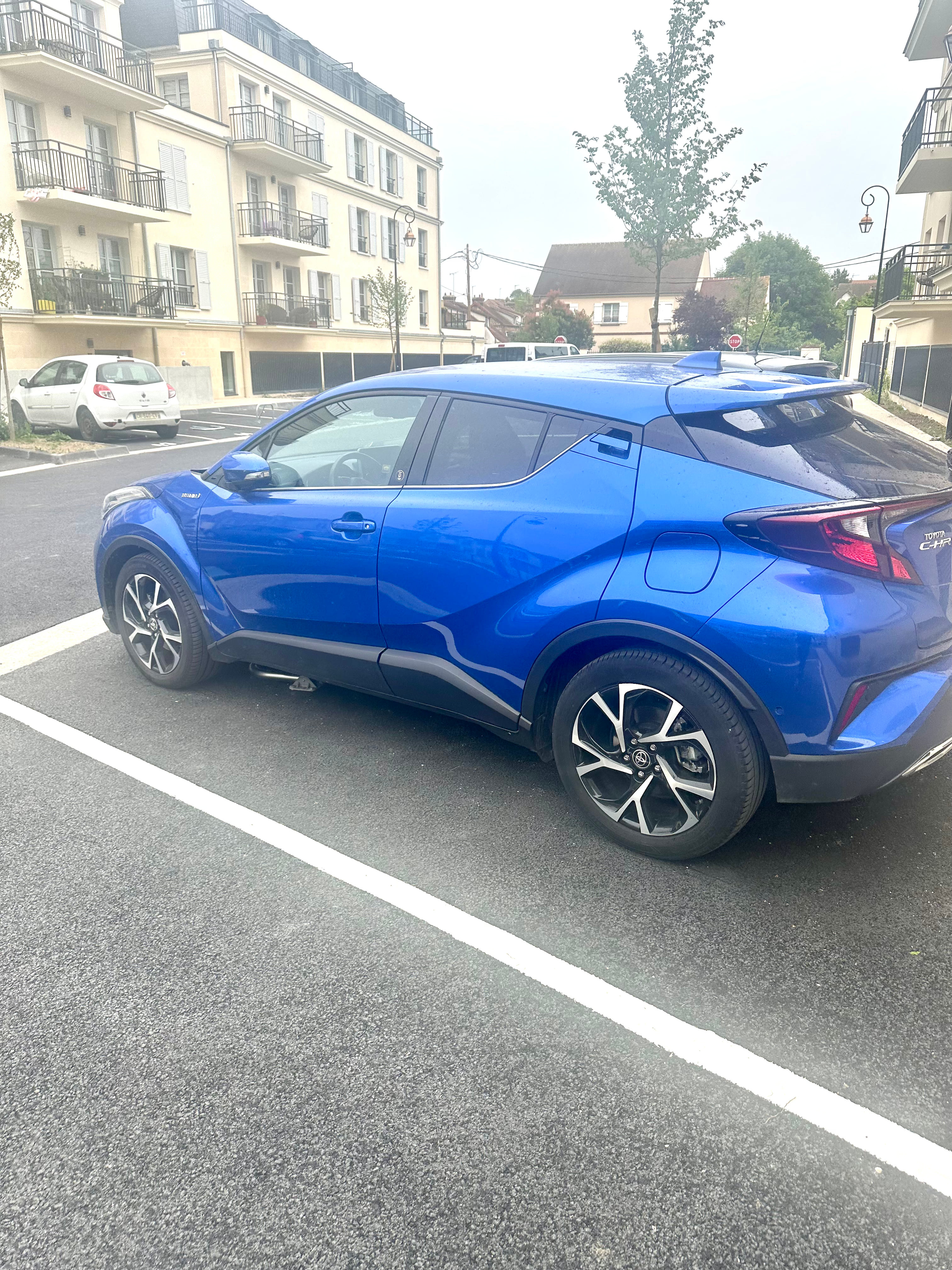 Toyota C-HR Hybrid avec Climatisation