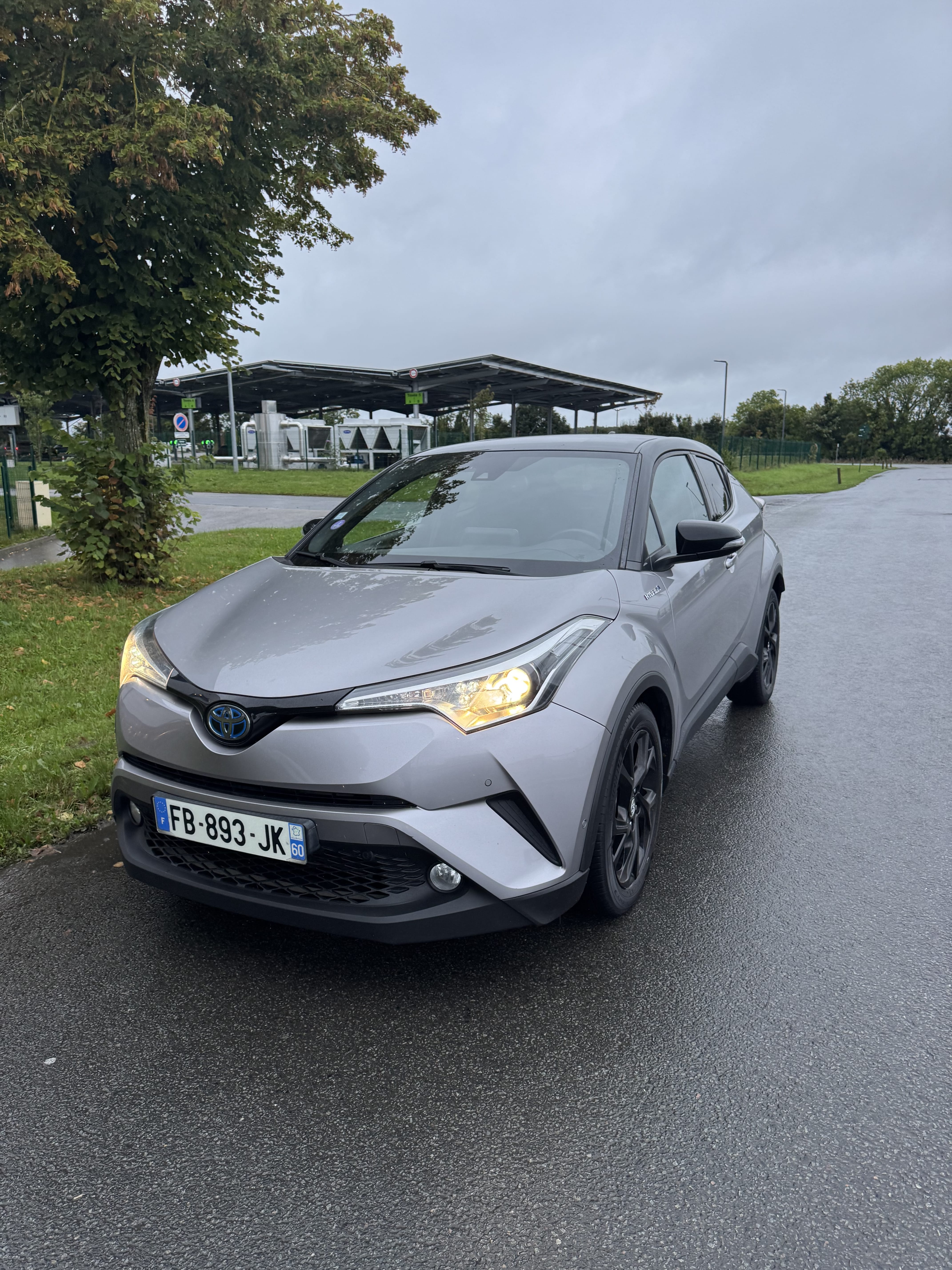 Toyota C-HR 1.8 VVT-i 16V 122 HSD Hybrid 2WD CVT 99 cv Boîte auto, 2018, Essence 95 / Électrique (hybride), automatique