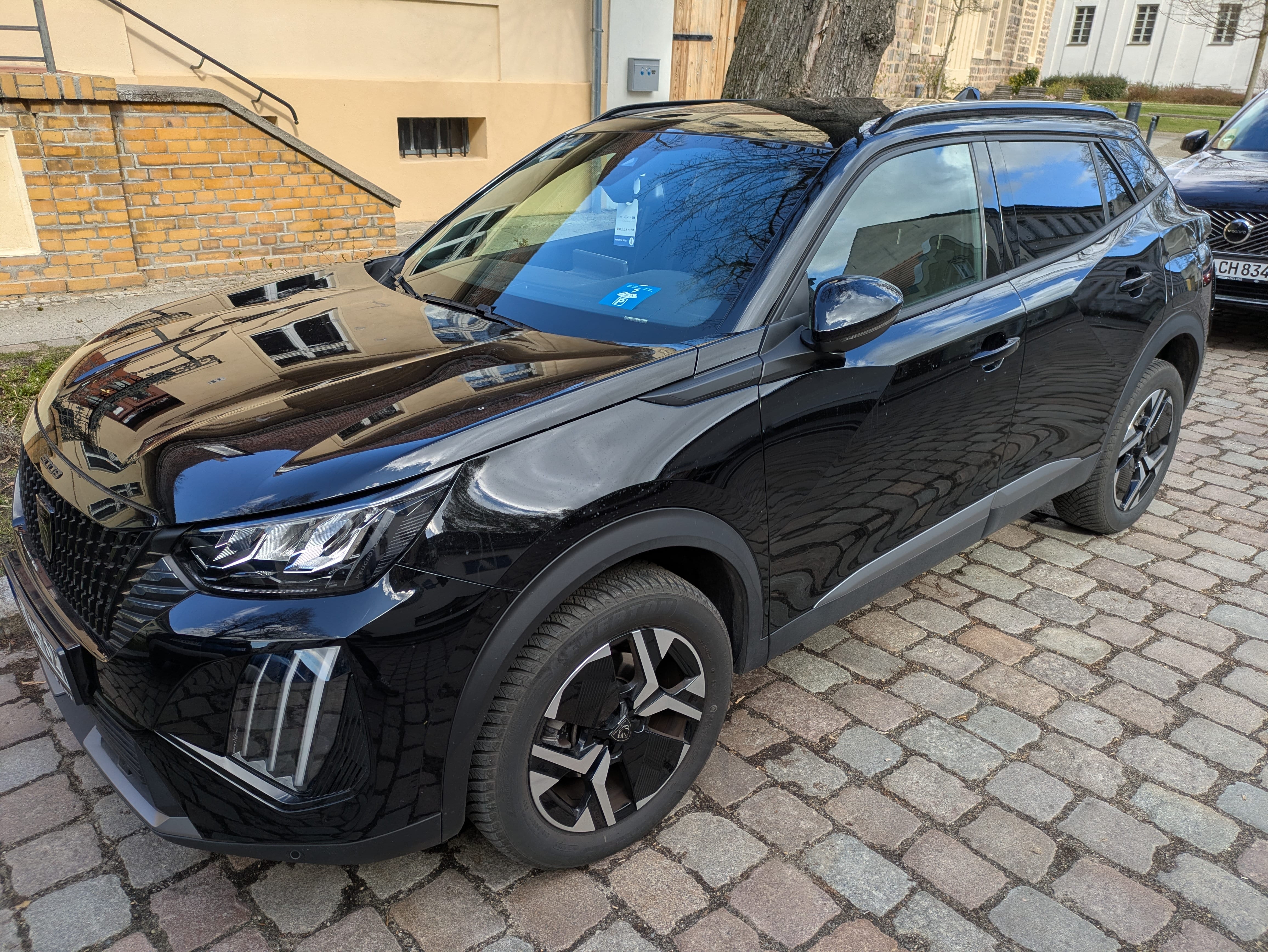 Peugeot 2008, 2024, Super 95 / Elektro (Hybrid), Automatik