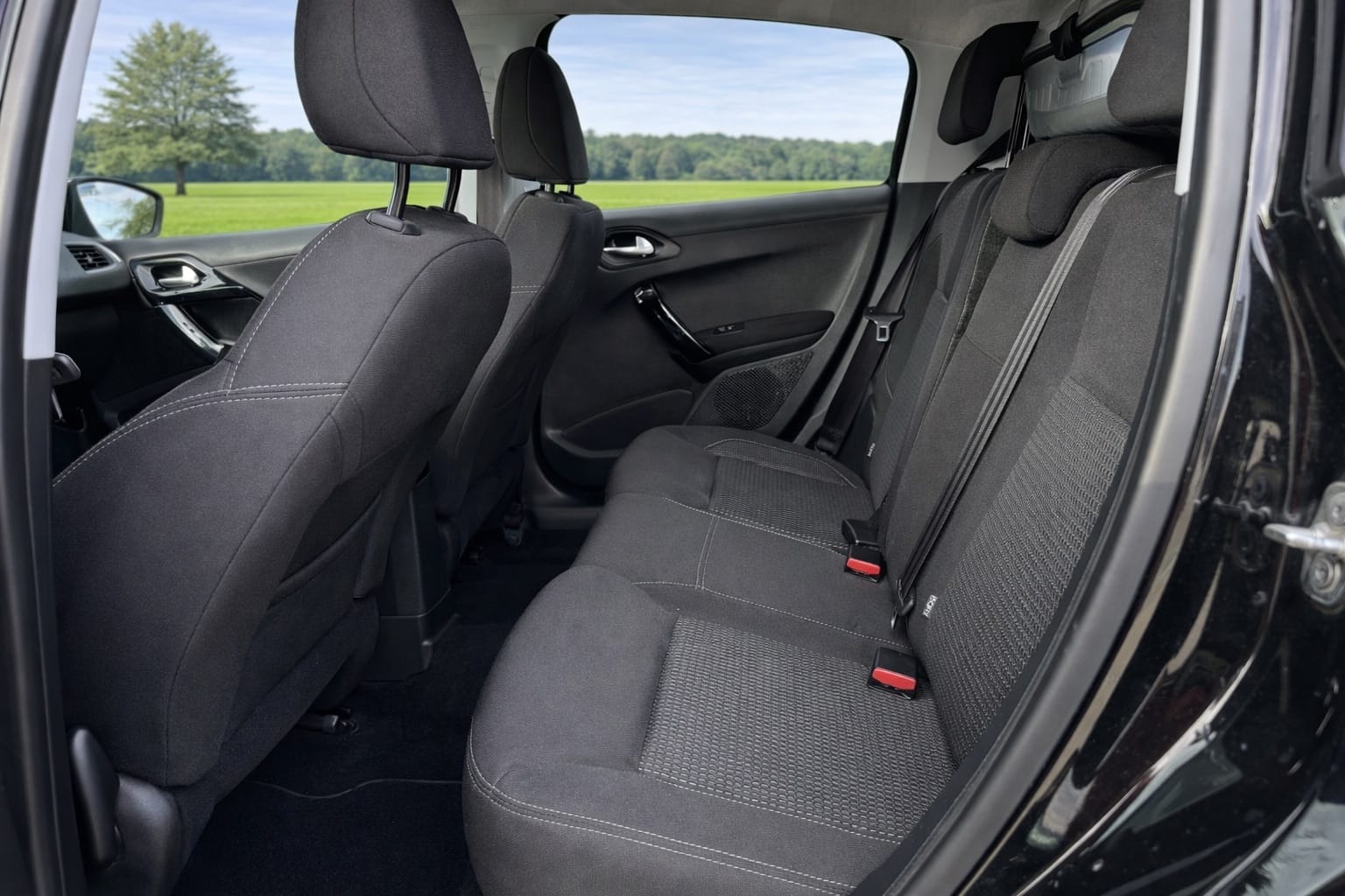 Peugeot 208 NOIR (57) avec Android Auto