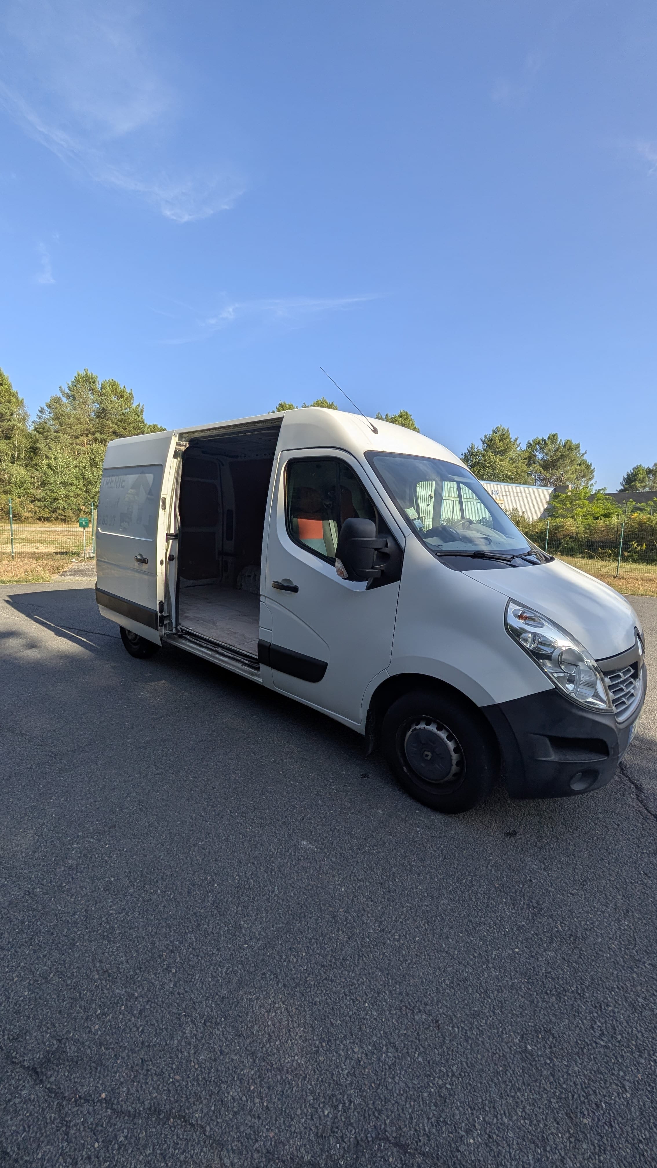 Renault Master 2.3 13m3 clim et tout équipé avec Régulateur de vitesse