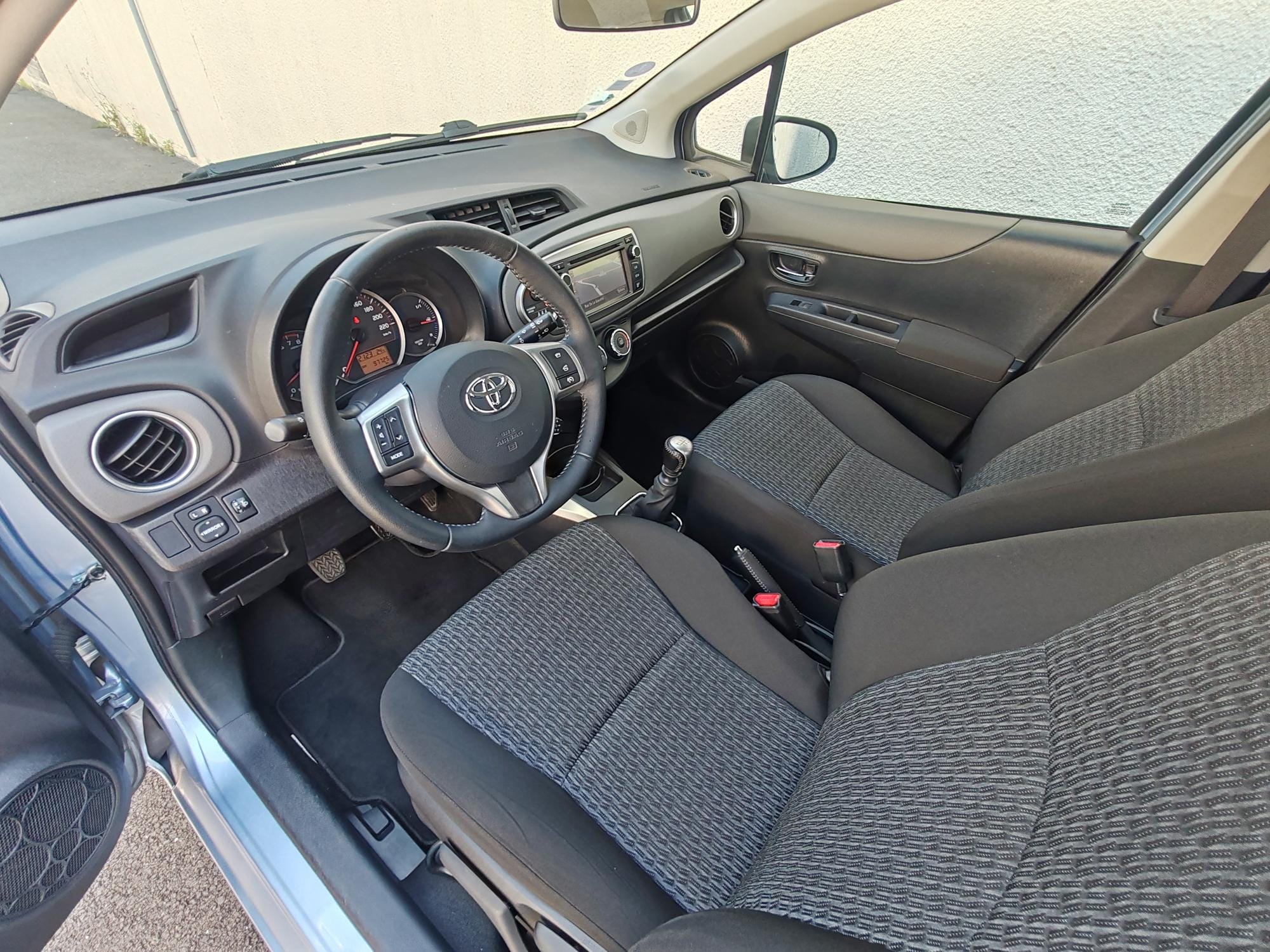 Toyota Yaris avec Autoradio