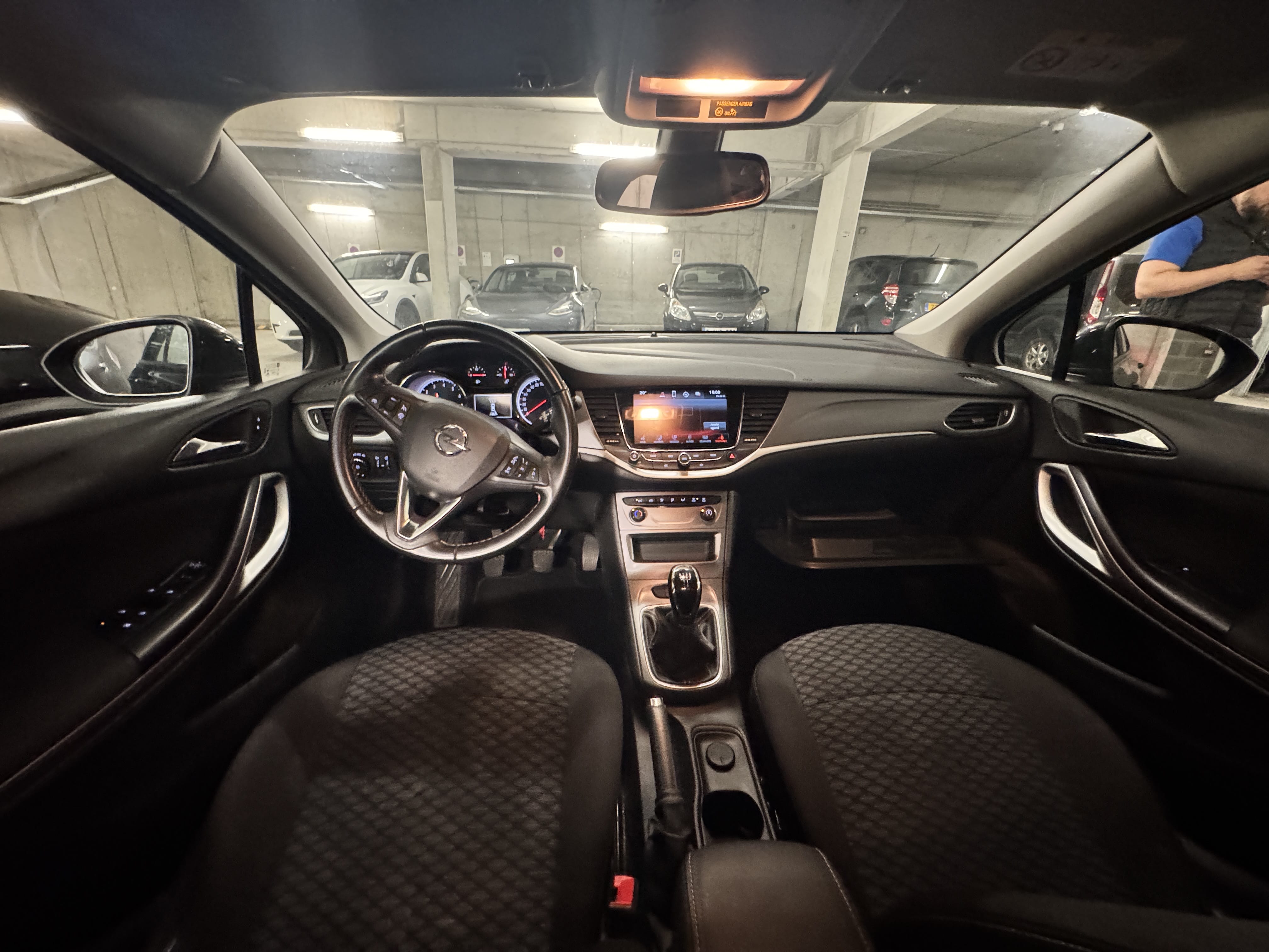 Opel Astra Break PARKING GARE DU MIDI - AIRCO - GPS avec GPS