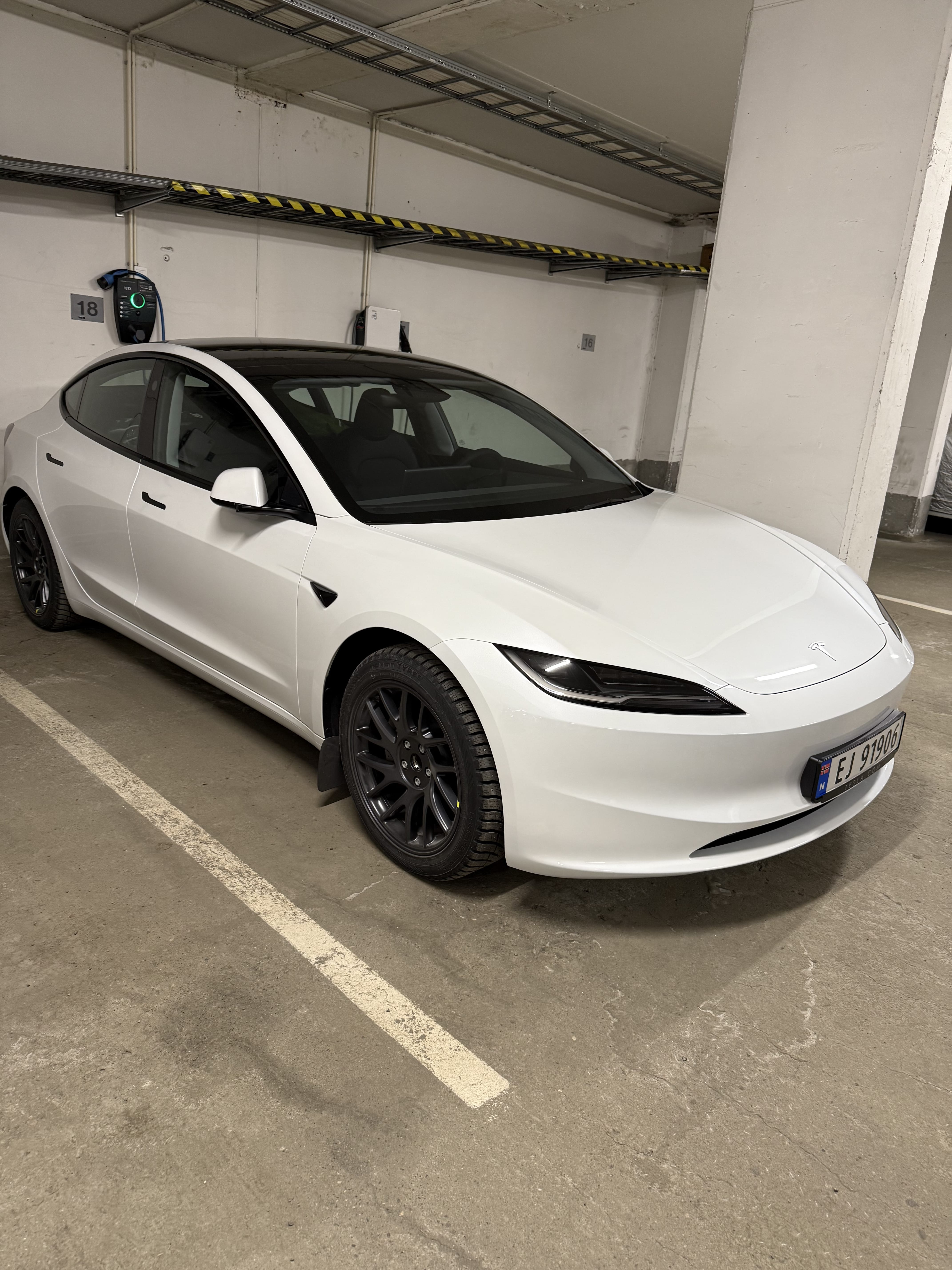 Tesla Model 3 med Aircondition