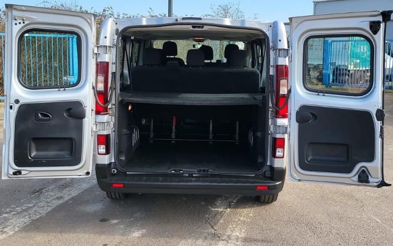 Renault Trafic Passenger con Cadenas para la nieve