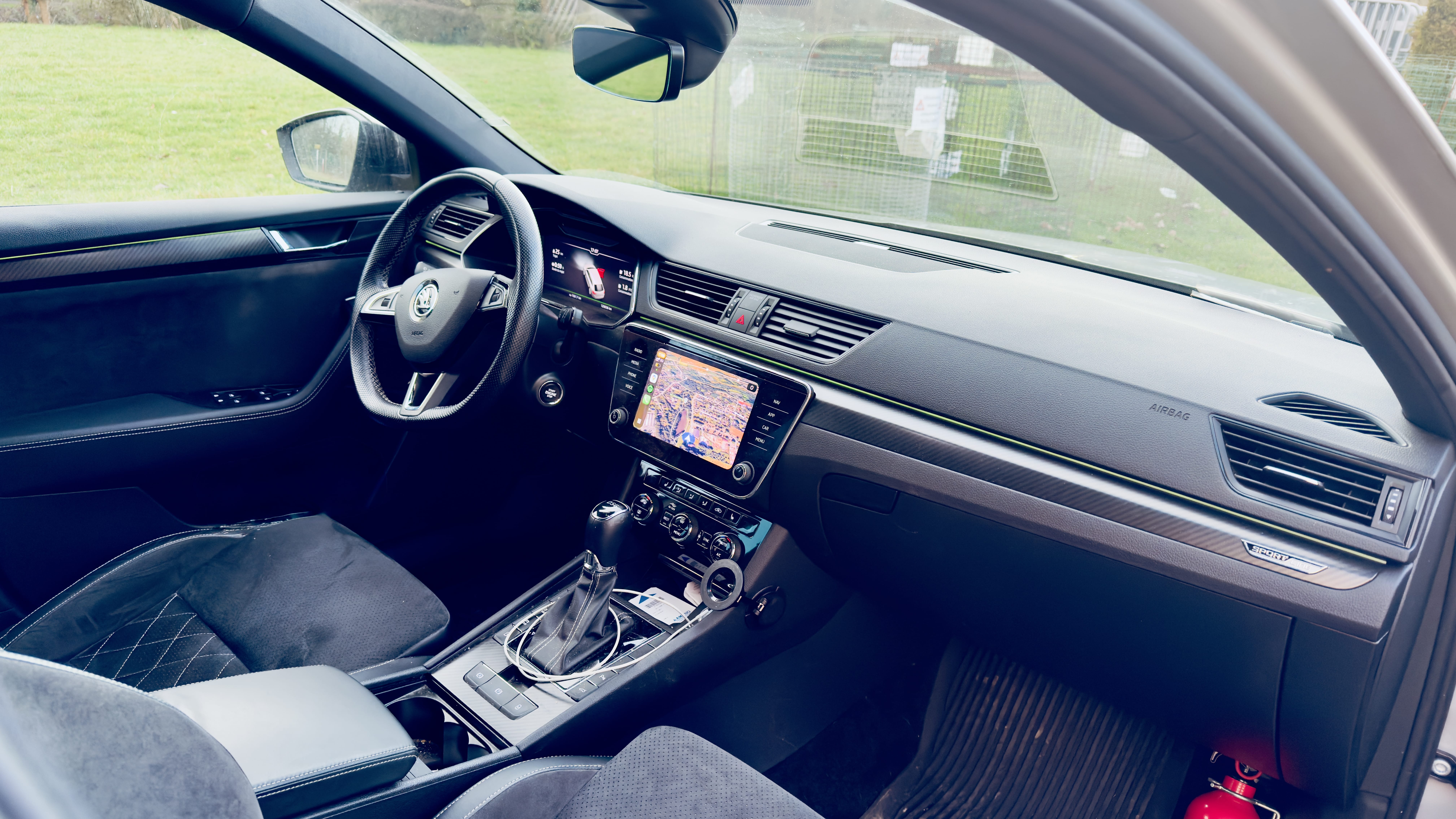 Skoda Superb Combi Hybride / E95 met Cruise control