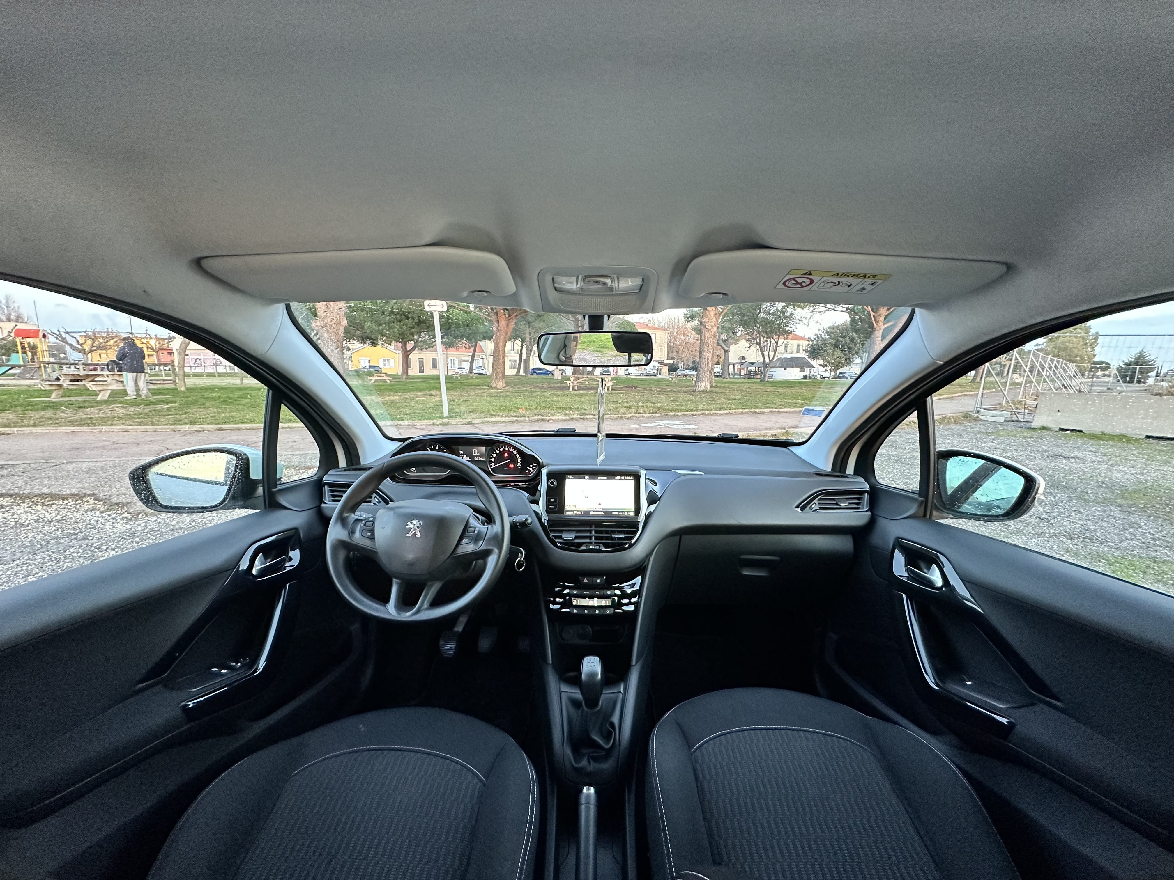 Peugeot 208 avec GPS