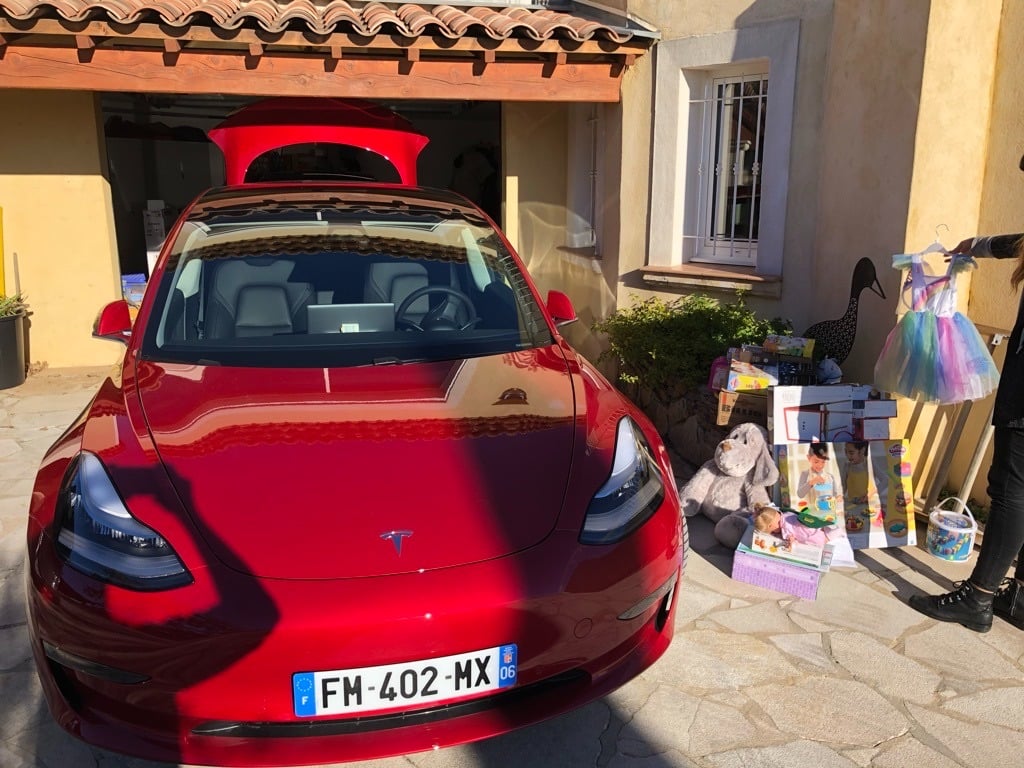Tesla Model 3 avec GPS