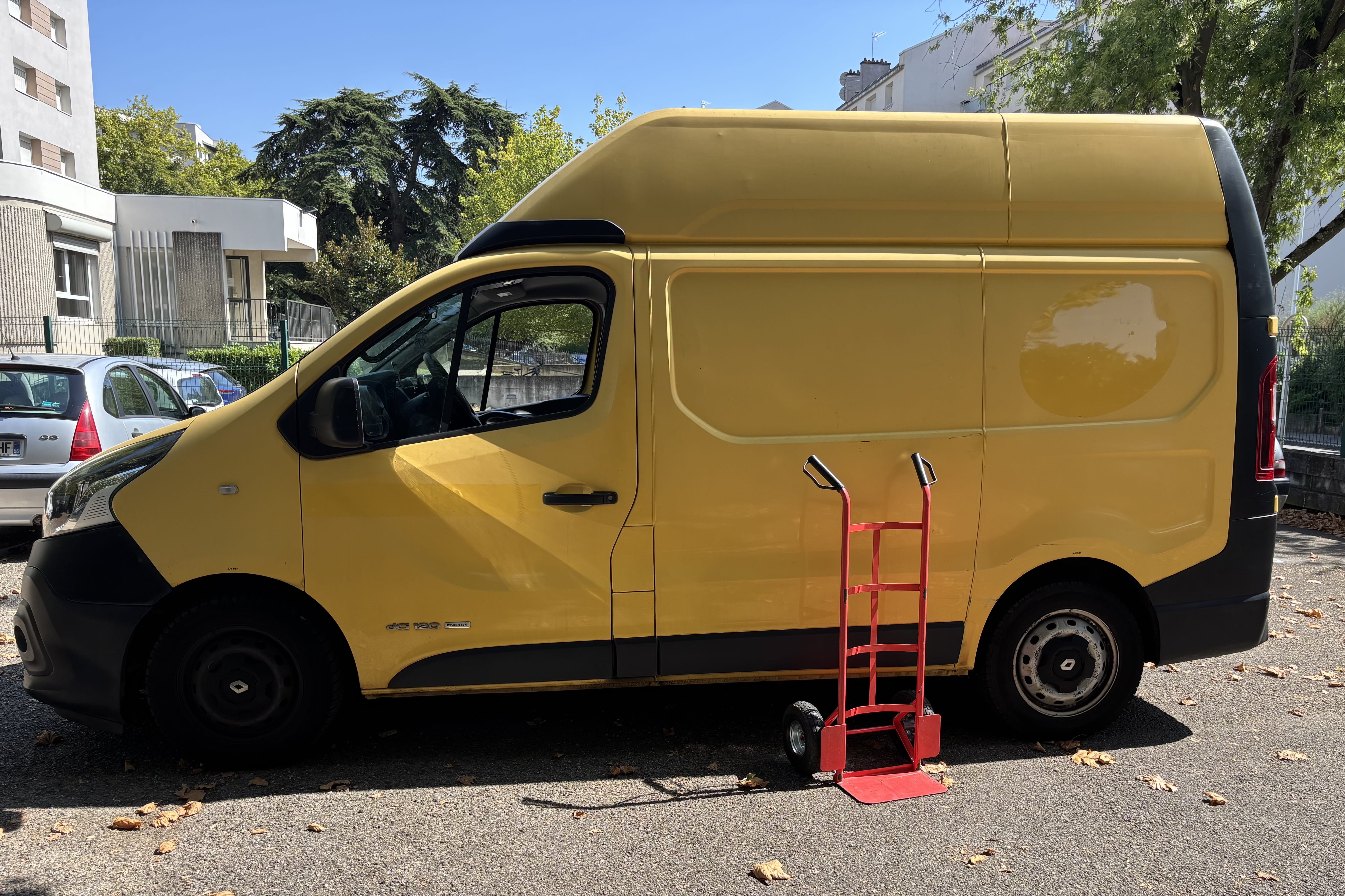 Renault Trafic Grand Volume 8M3 + Diable