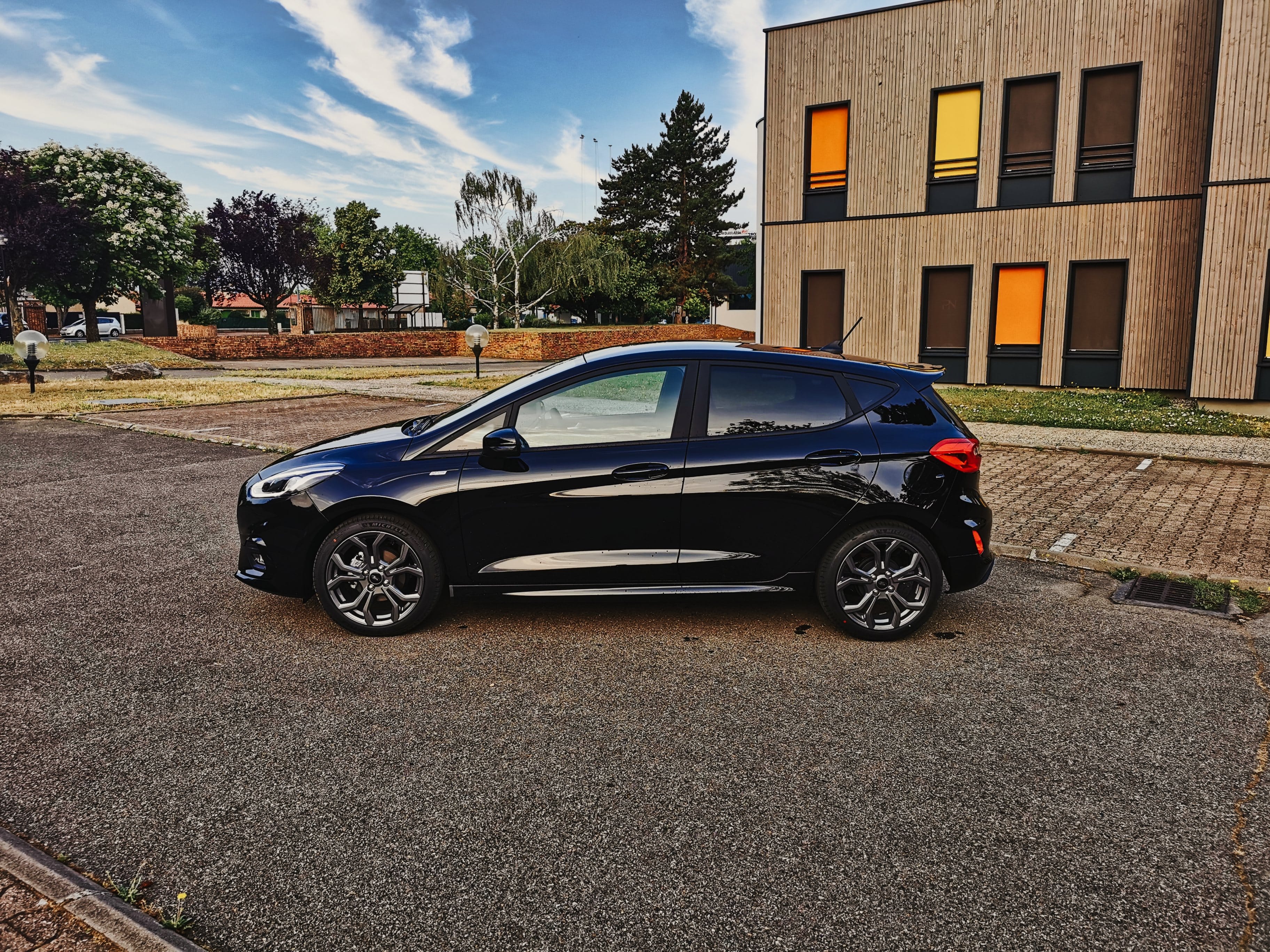 Ford Fiesta ST LINE FZ823AM avec Régulateur de vitesse
