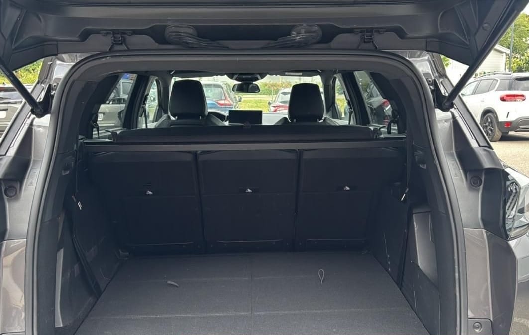 Peugeot 5008 hybride 136 cv 7 places + coffre de toit avec Coffre de toit