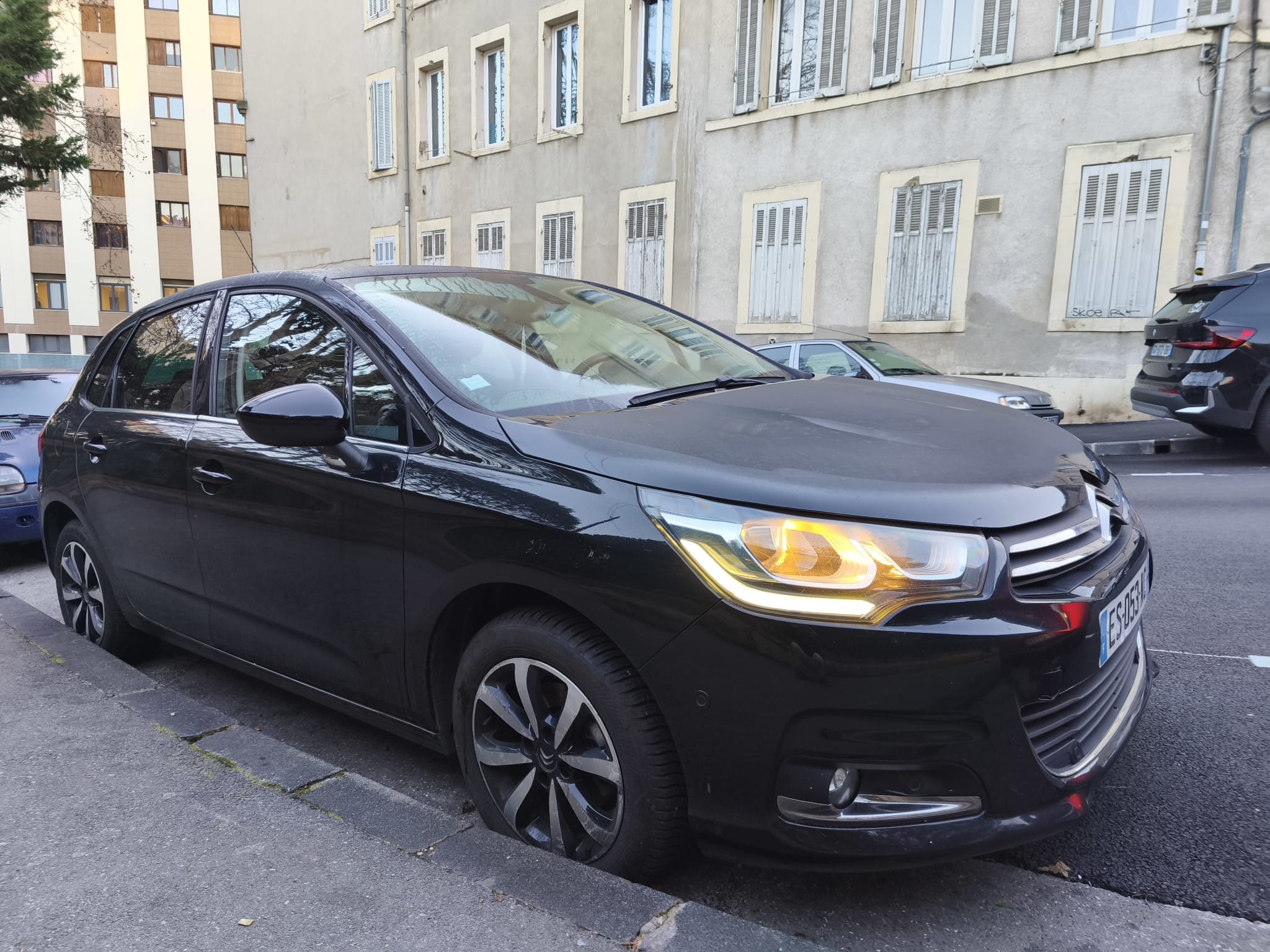 Citroen C4 1.6 120ch Millenium Business mit Android Auto
