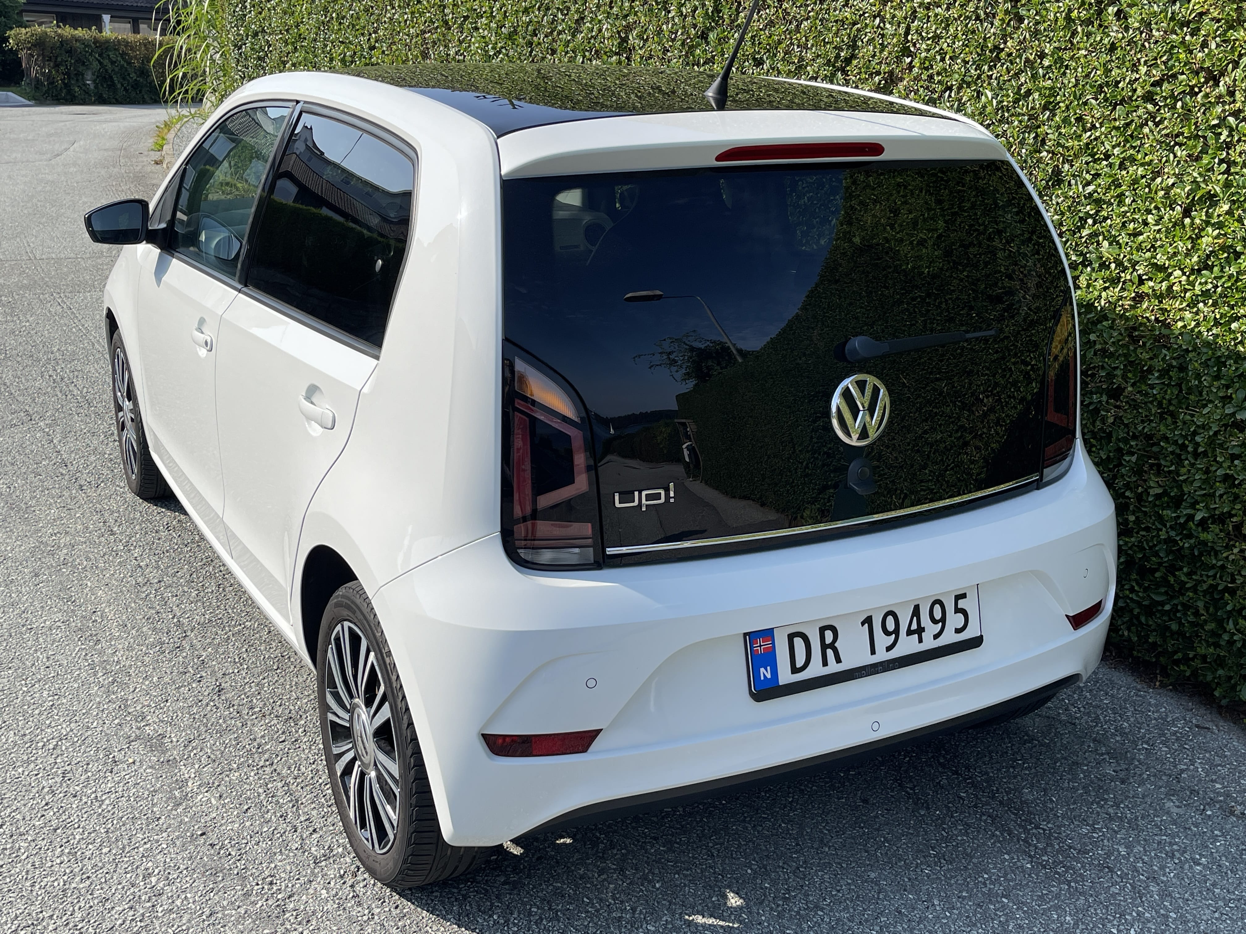 Volkswagen Up! with GPS