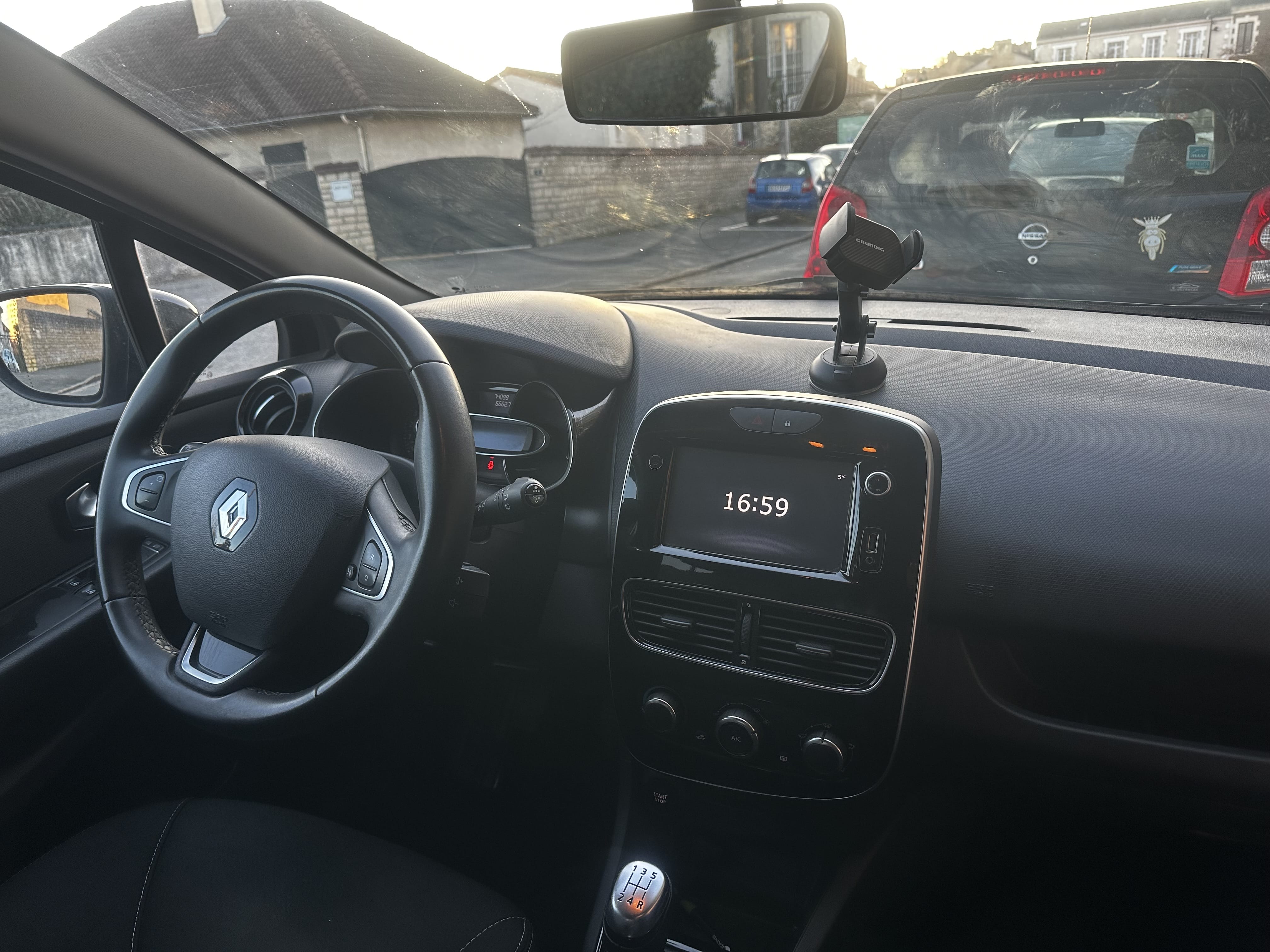 Renault Clio Estate avec Entrée audio / iPod