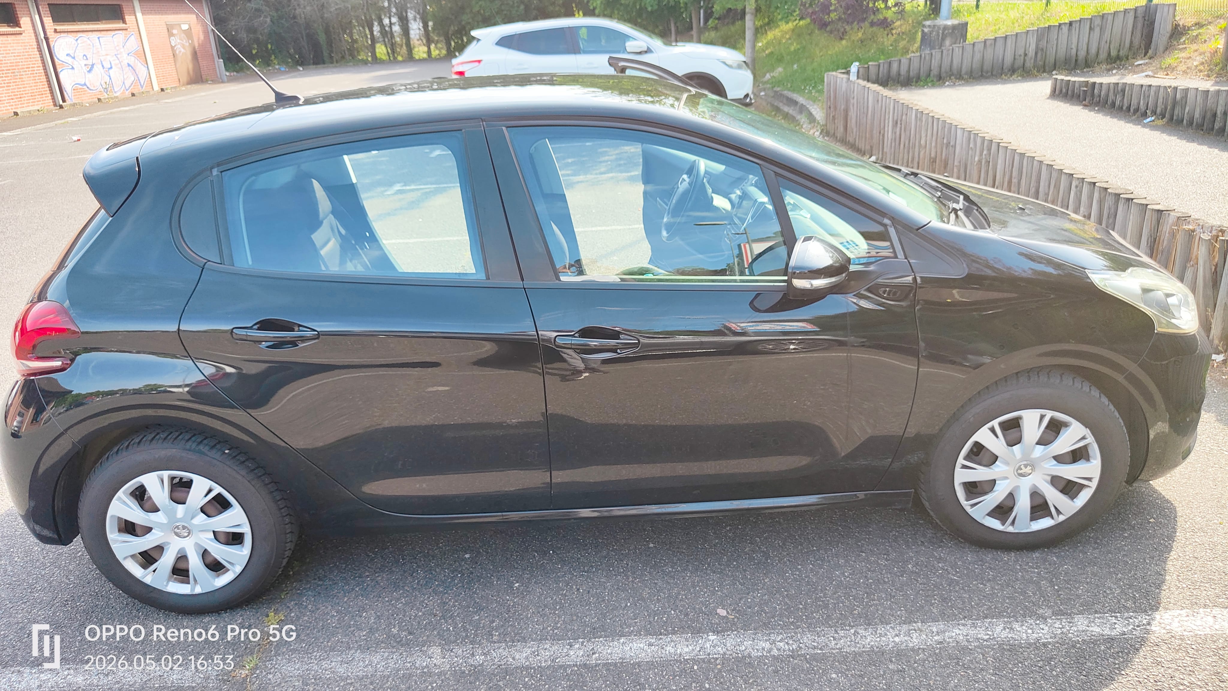 Peugeot 208 avec Climatisation