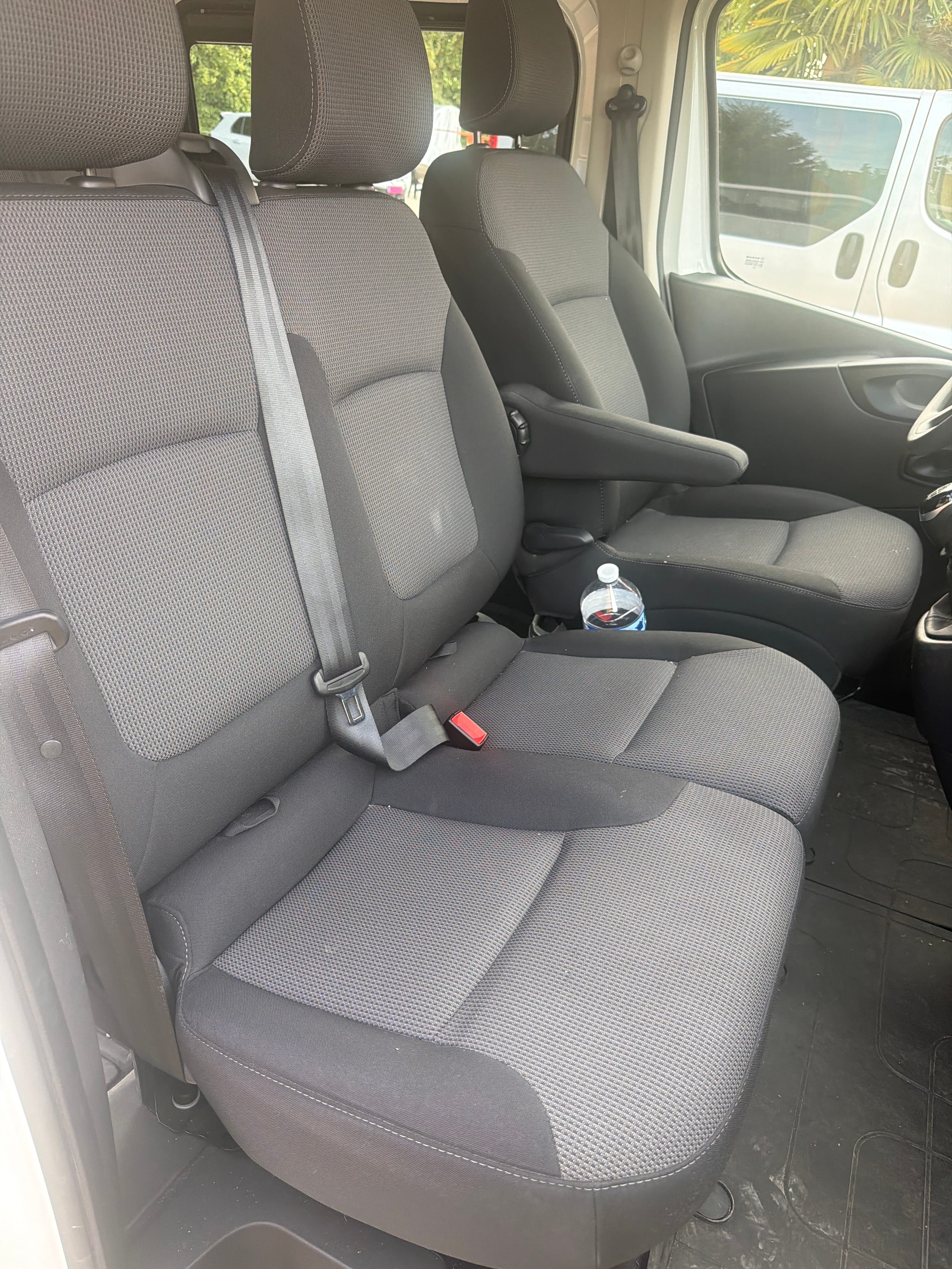 Renault Trafic avec Accessible fauteuil roulant