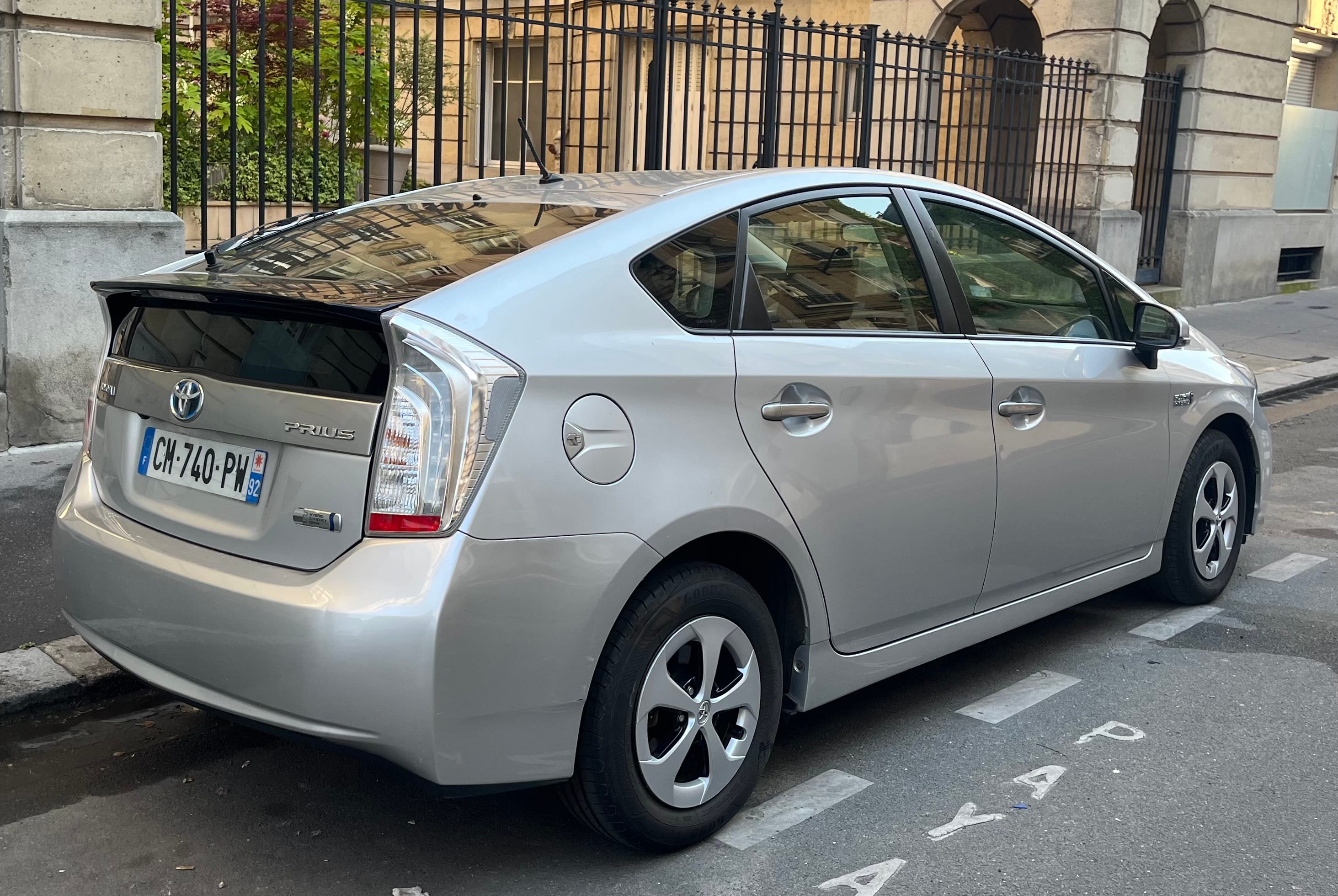 Toyota Prius 3,5L/100 en conduite urbaine avec Caméra de recul