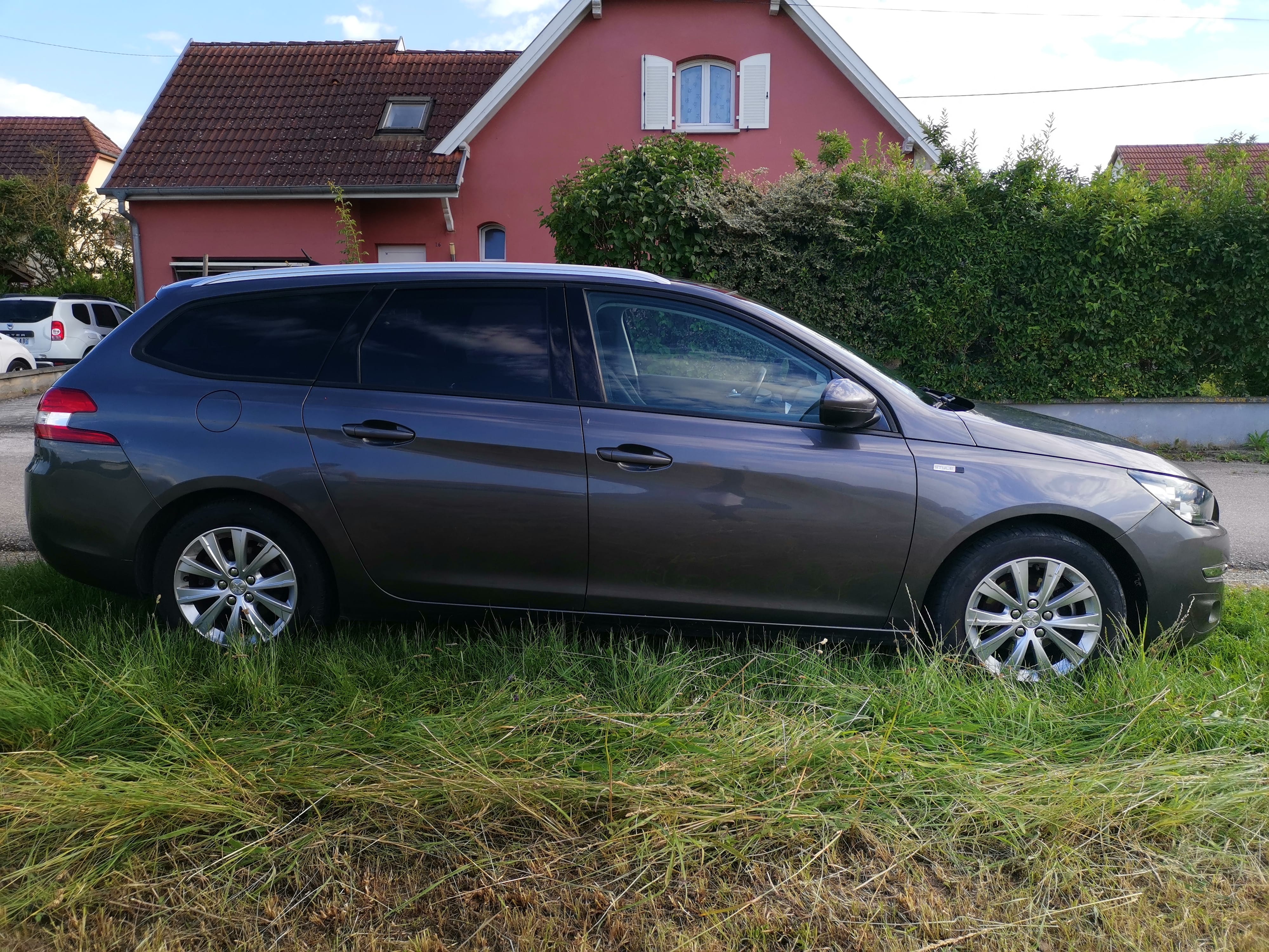 Peugeot 308 SW (break) Toit panoramique & caméra de recule