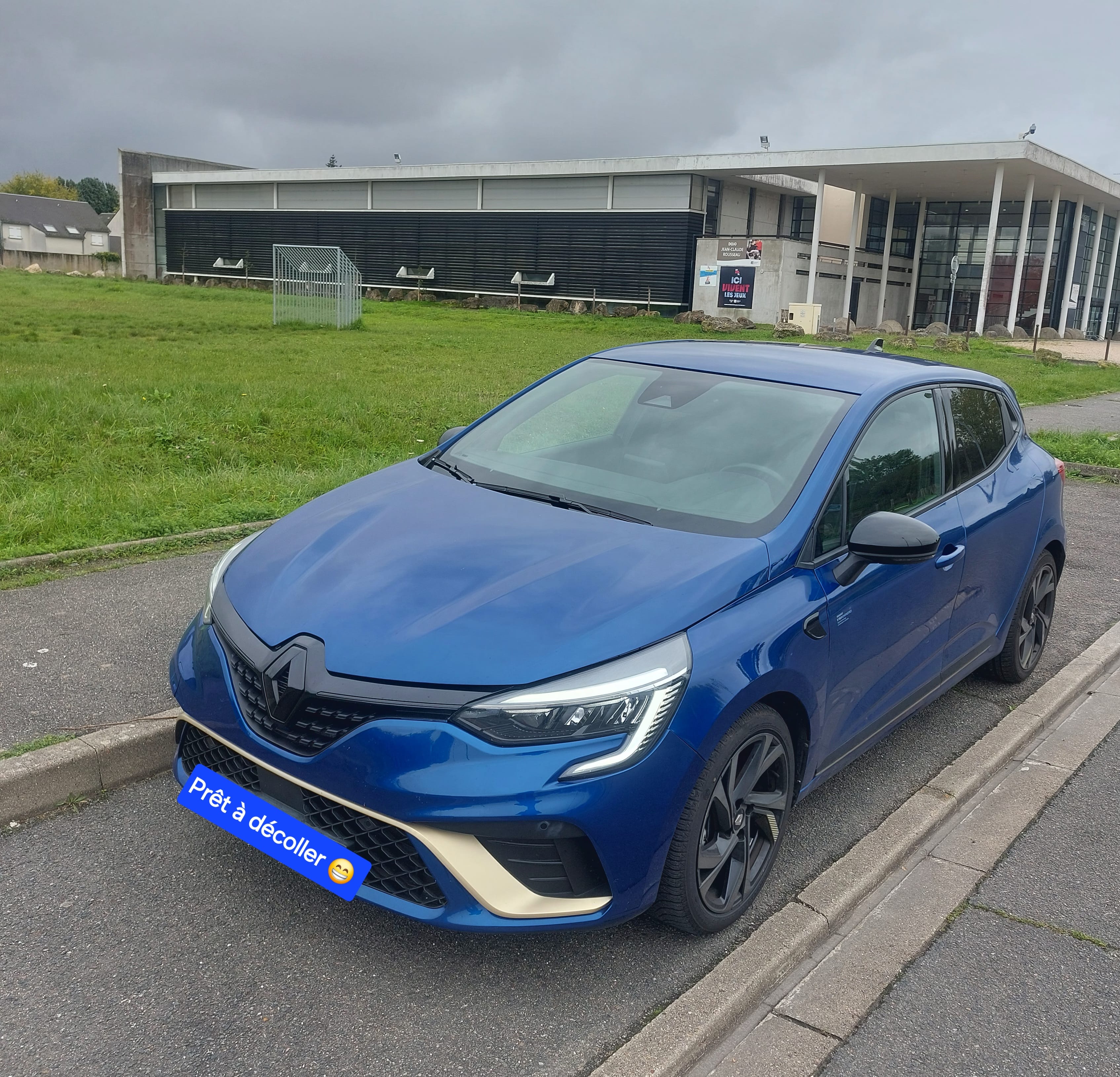 Renault Clio E-tech ENGINEERED, 2023, Essence 95 / Électrique (hybride), automatique
