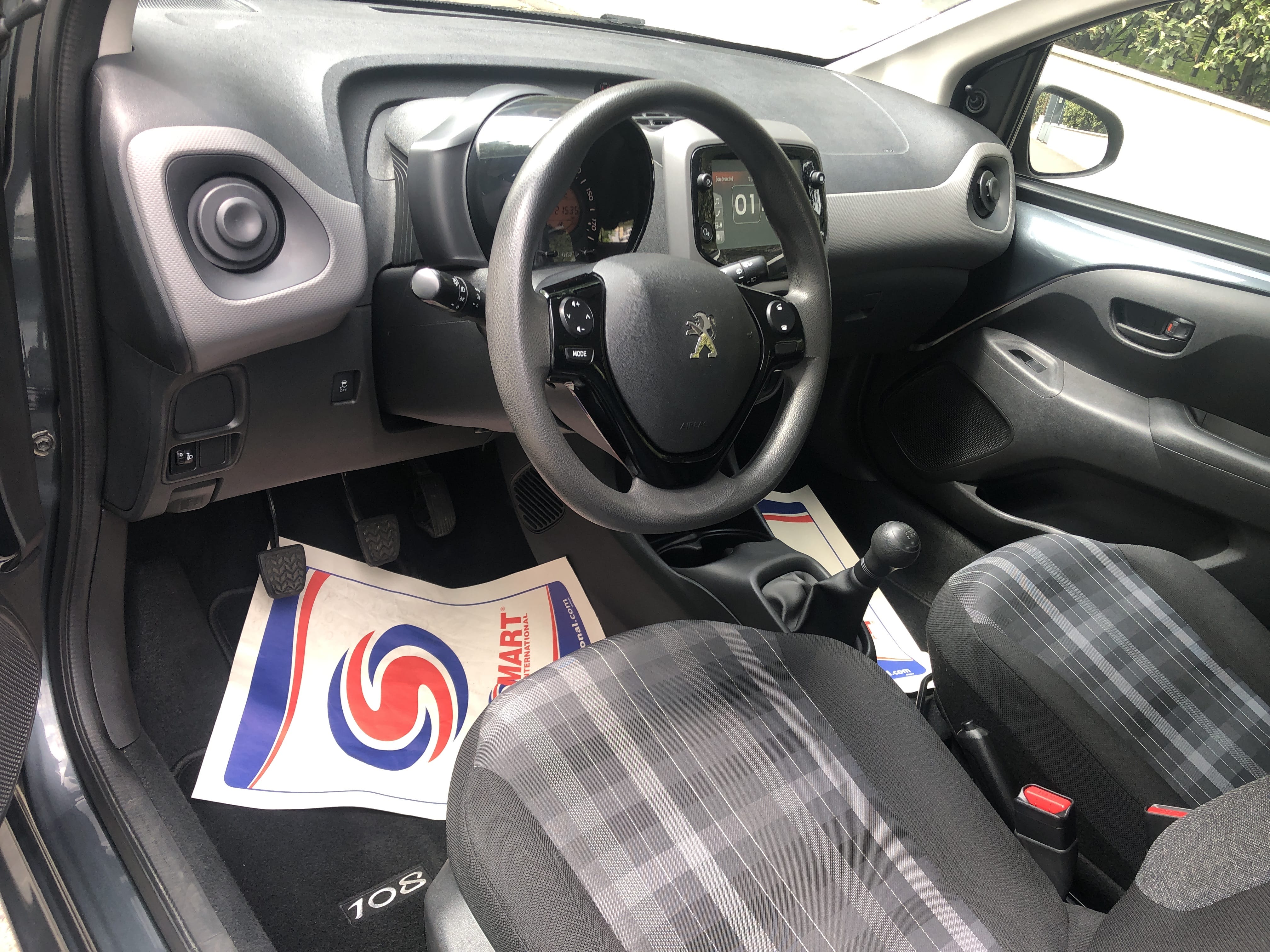 Peugeot 108 avec Entrée audio / iPod