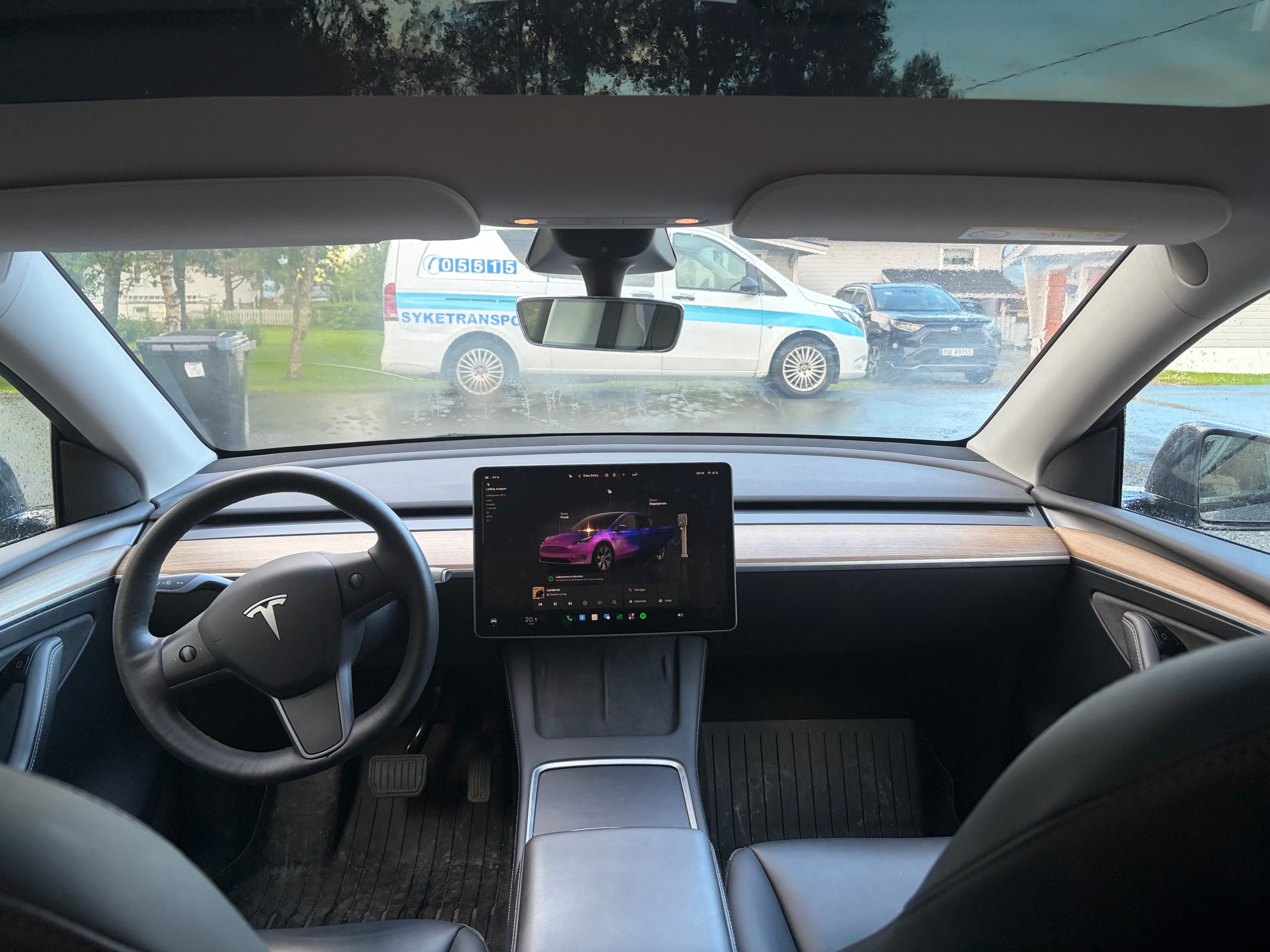 Tesla Model Y Long Range med GPS