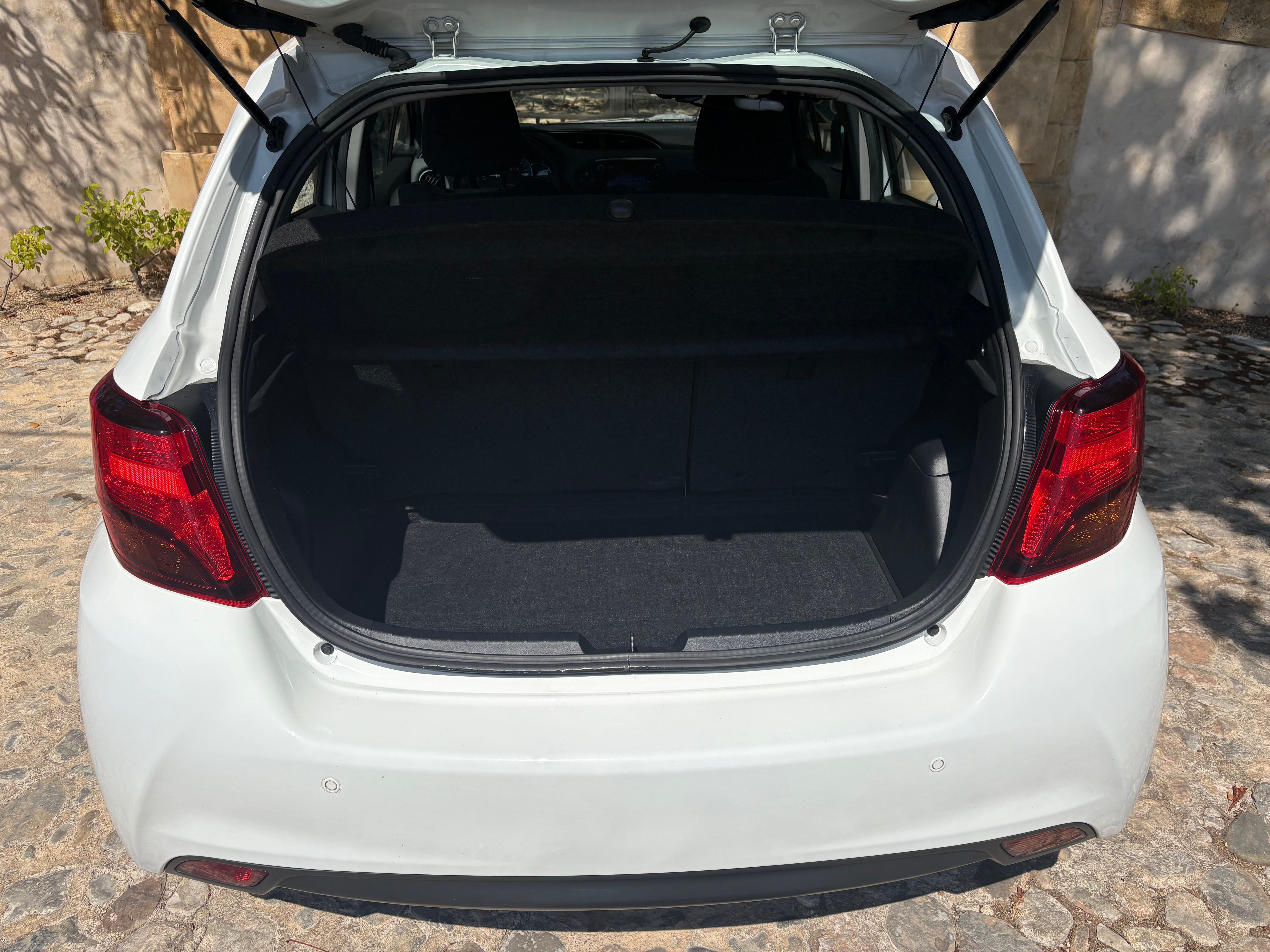 Toyota Yaris 5-Door L avec Port USB