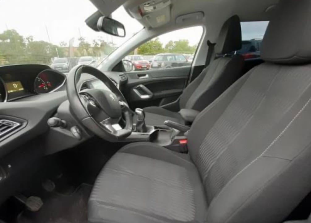 Peugeot 308 avec GPS