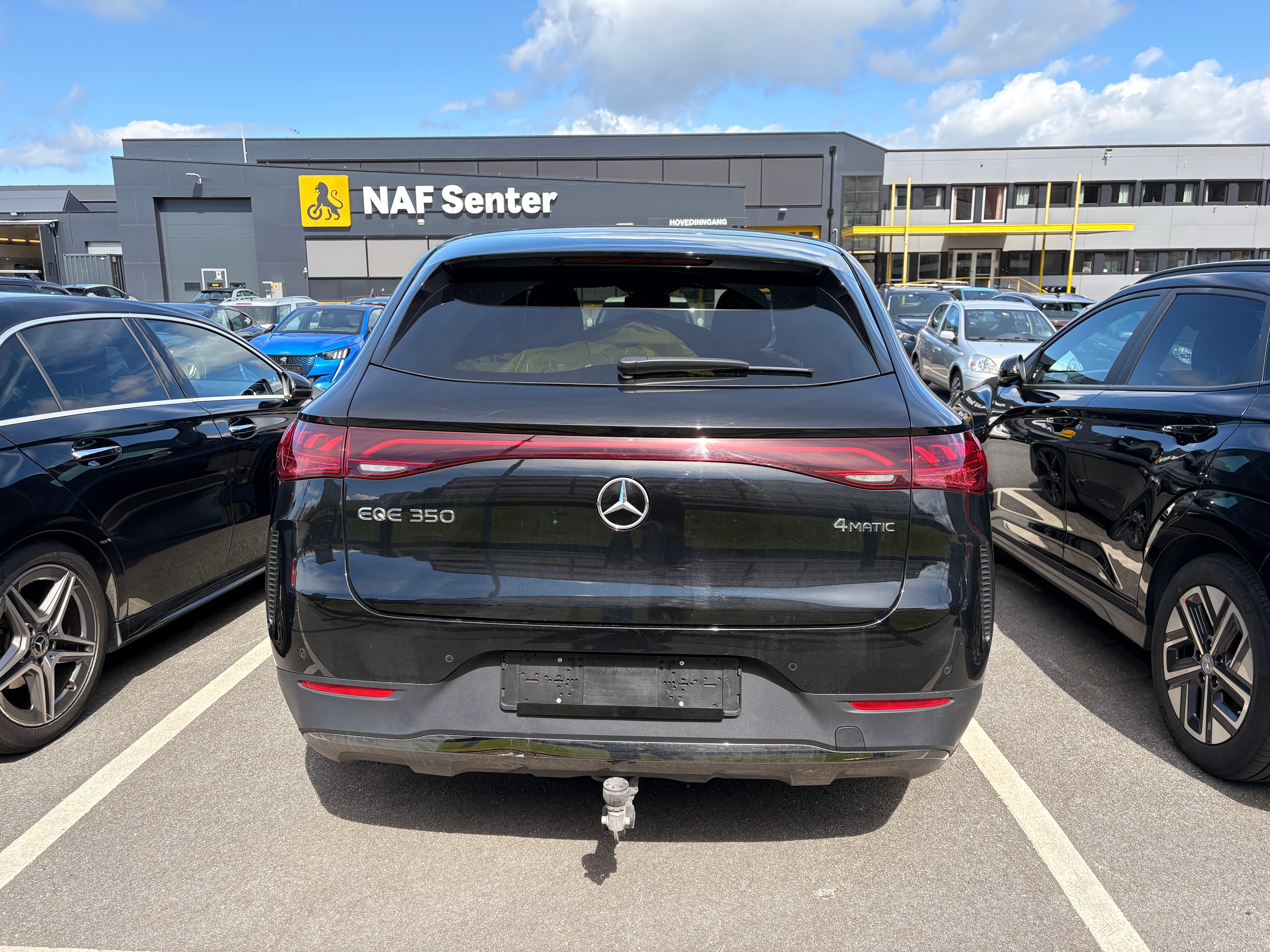 Mercedes-Benz EQE 350 4MATIC med Apple CarPlay