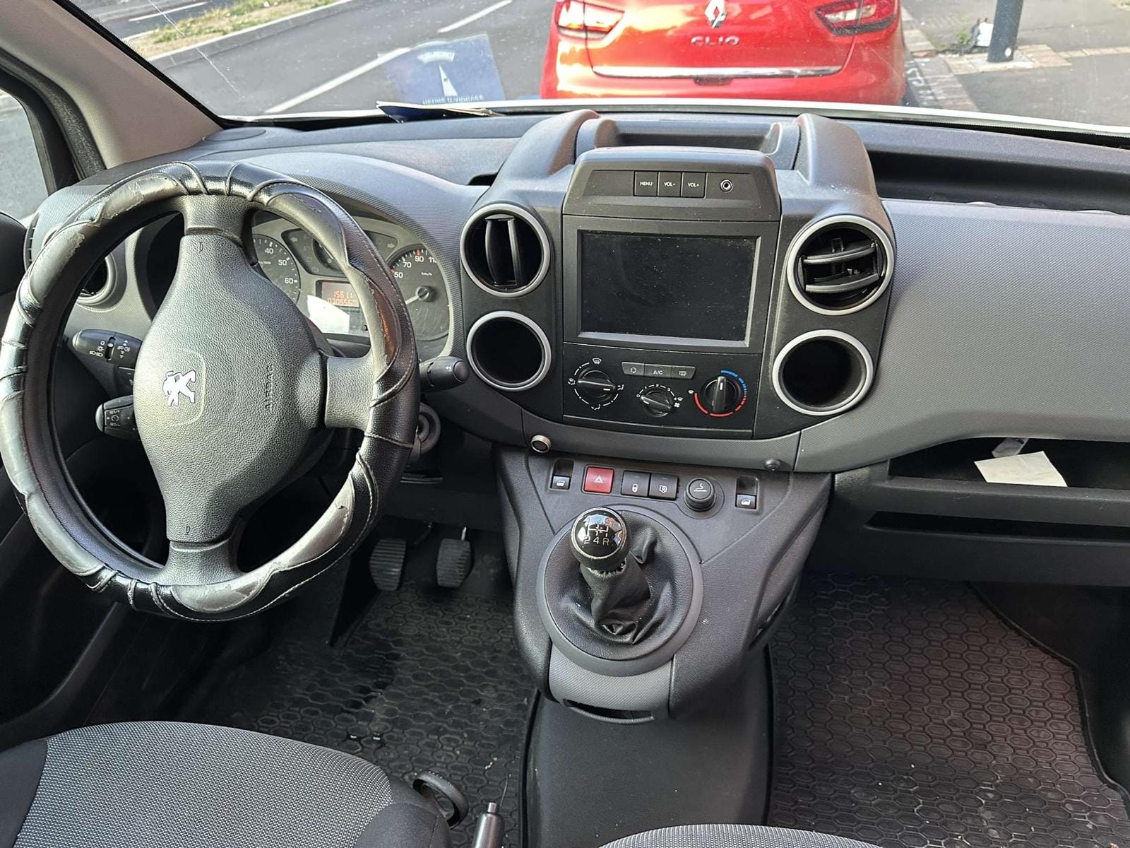 Peugeot Partner Fourgon avec GPS