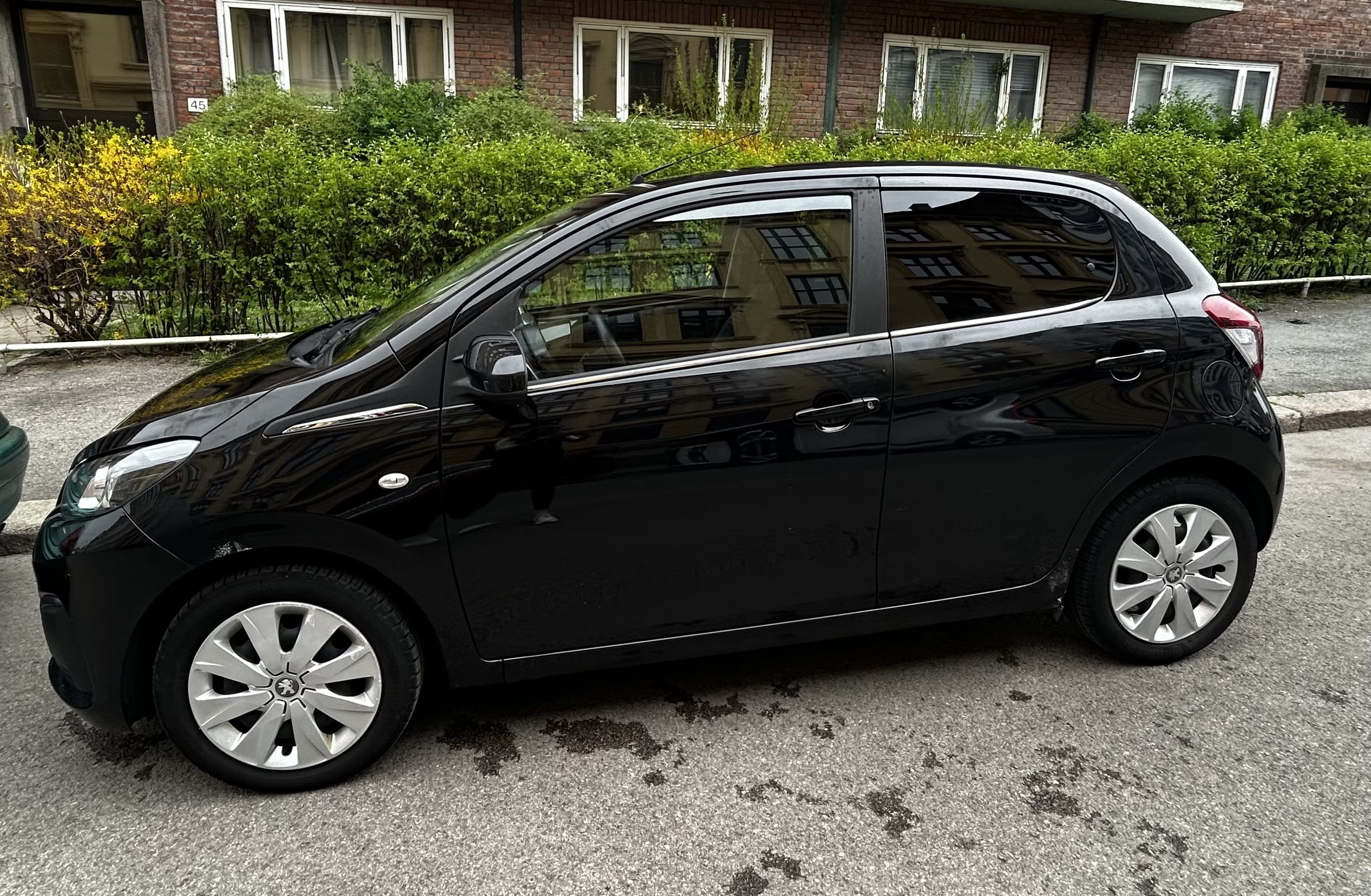 Peugeot 108 with Air conditioning