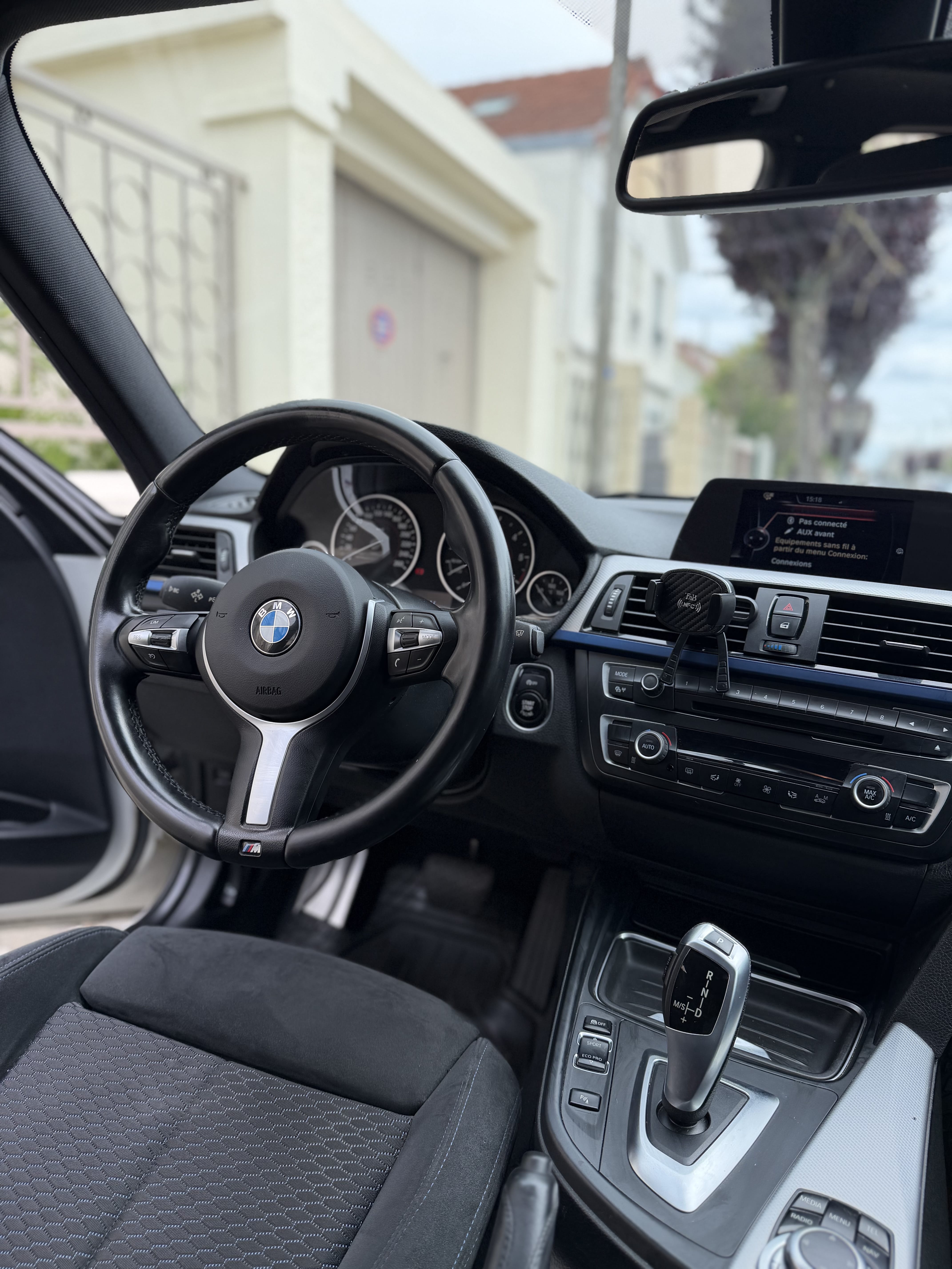 BMW Série 3 Touring 328d M sport avec Audio Bluetooth