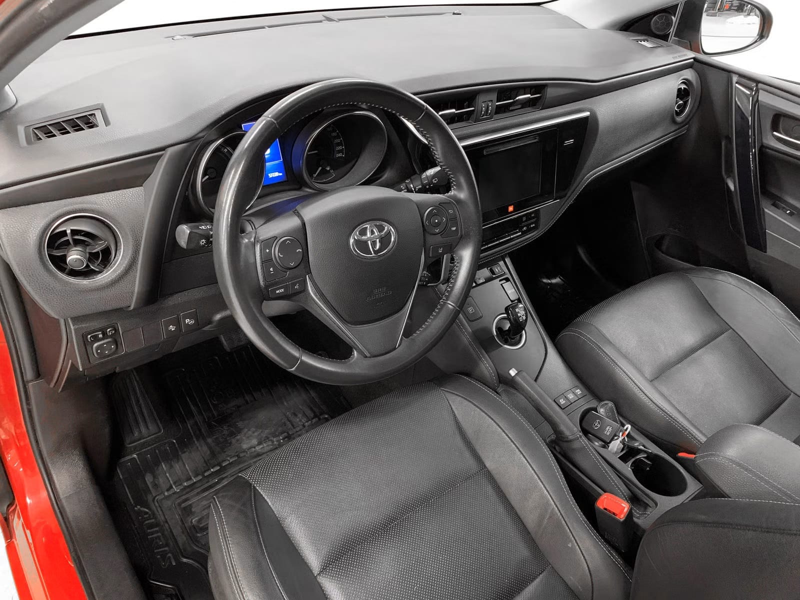 Toyota Auris 1.8 Hybrid with Cruise control